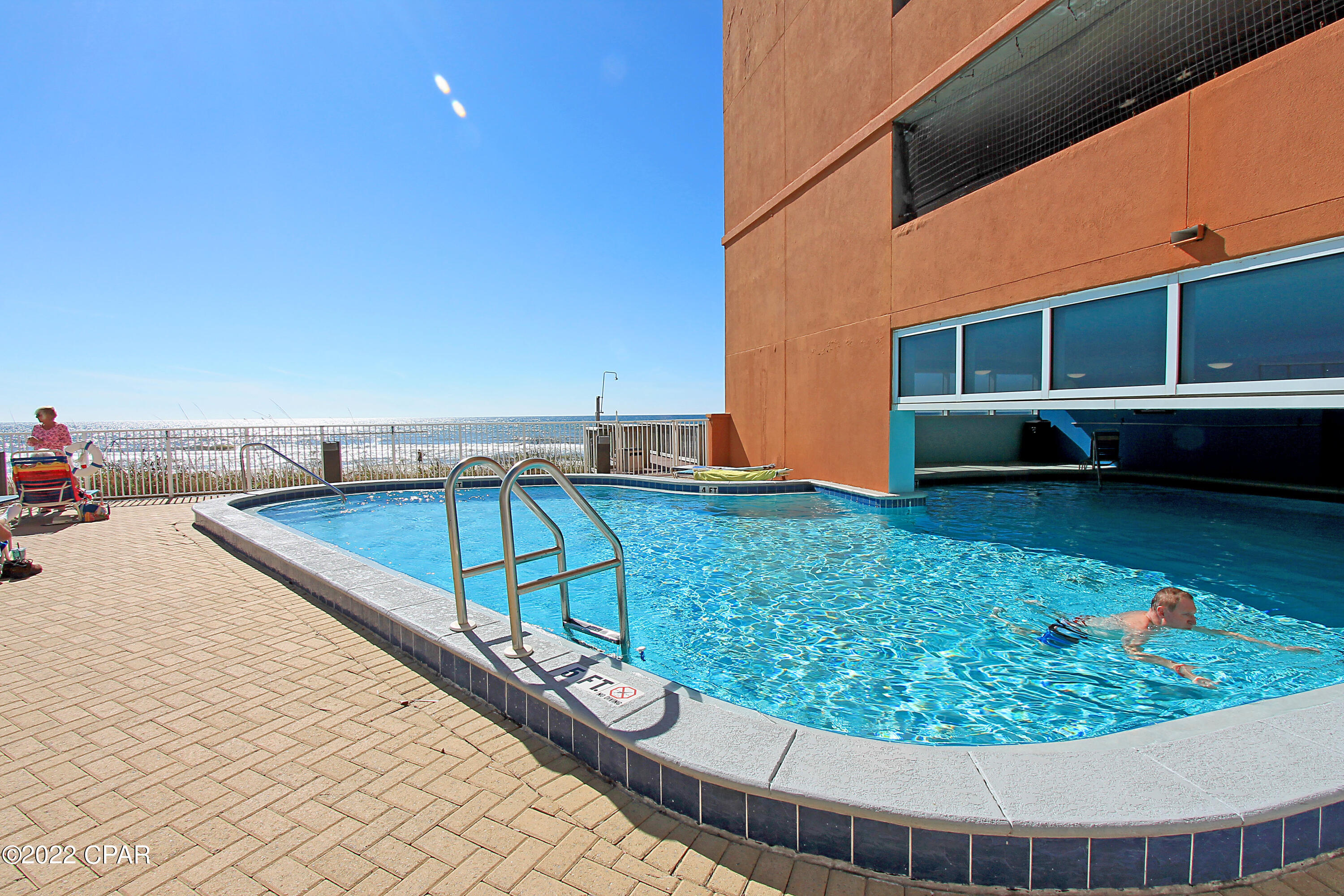 Tropic Winds - Residential