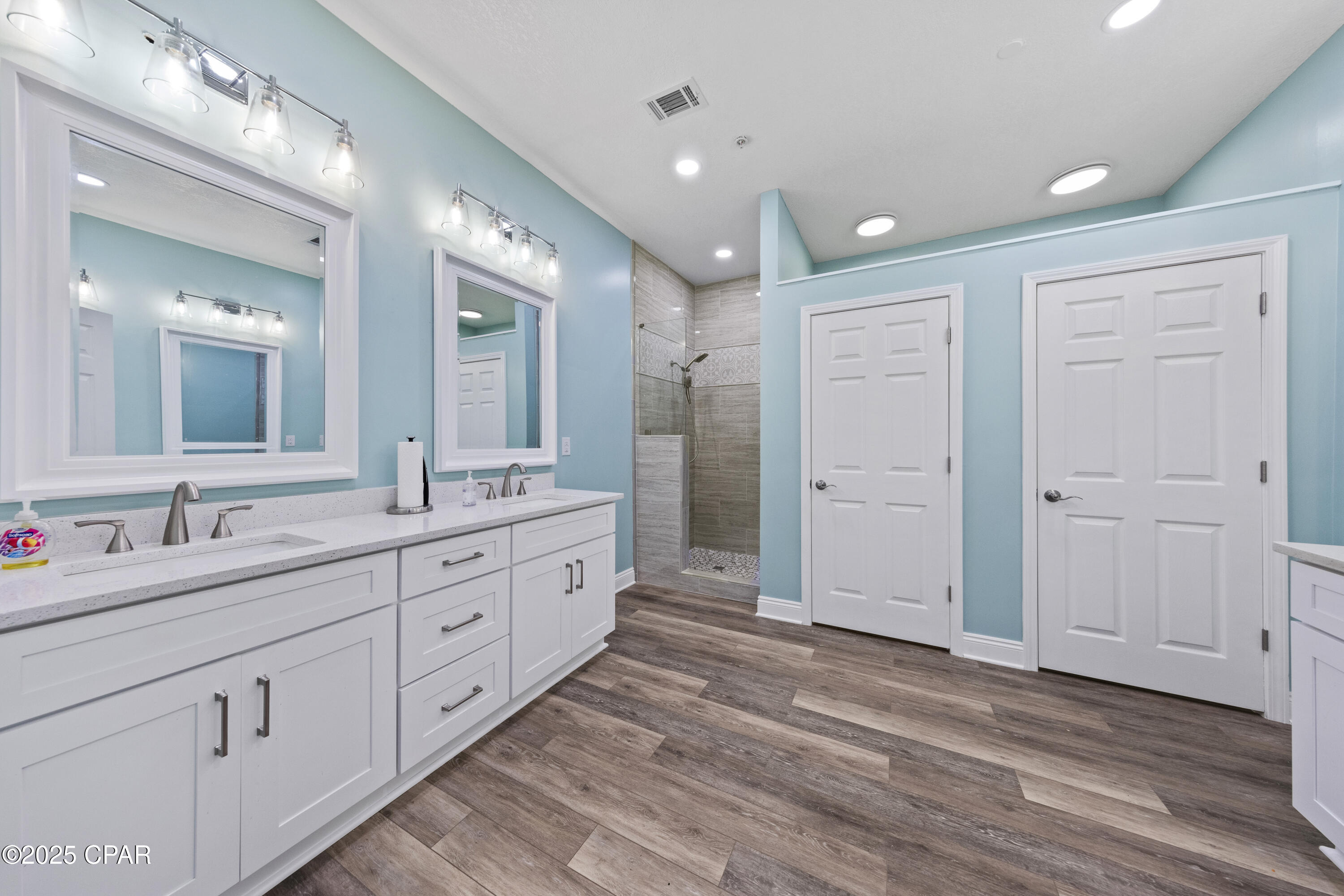 W H Parker - Commercial Lease