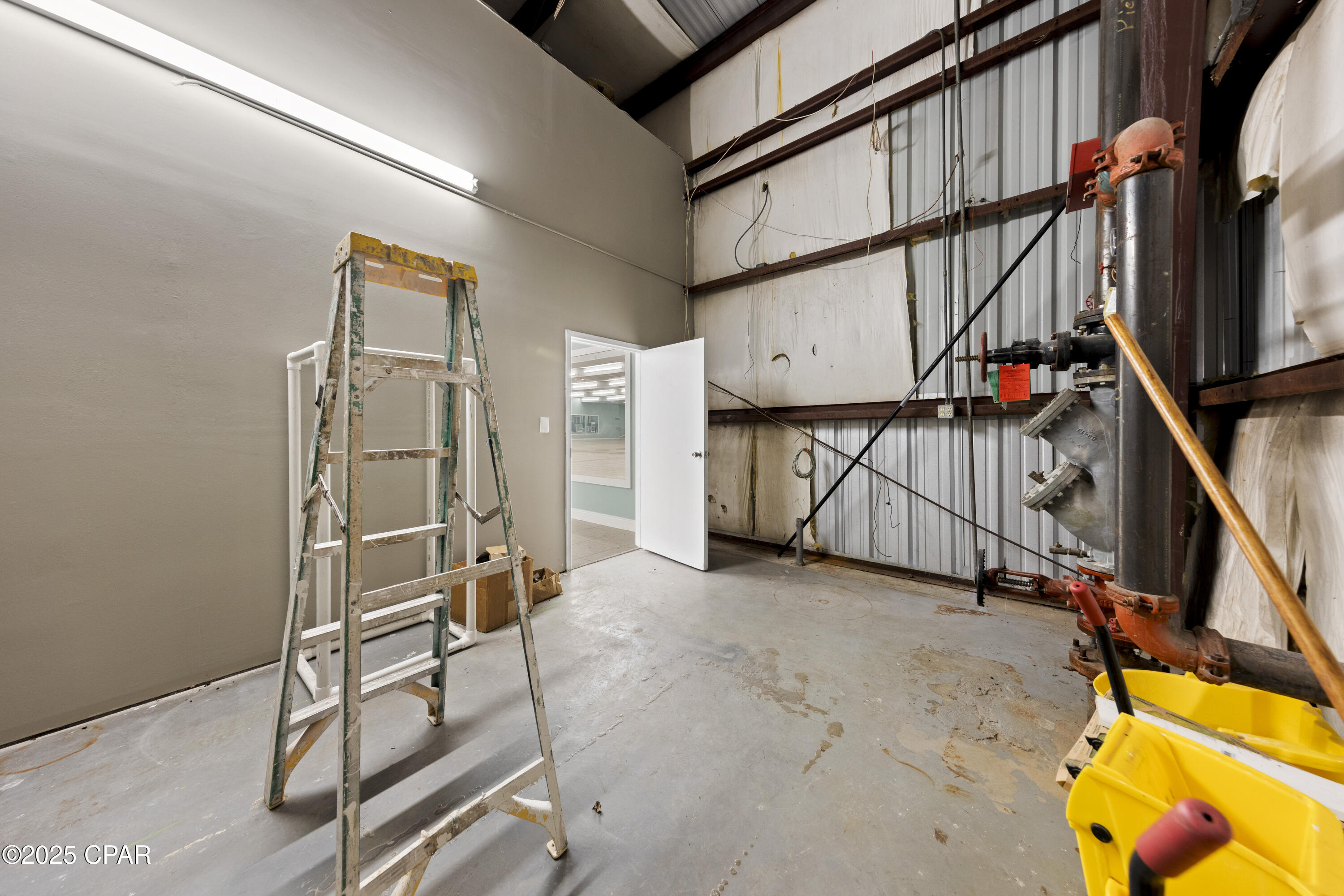 W H Parker - Commercial Lease