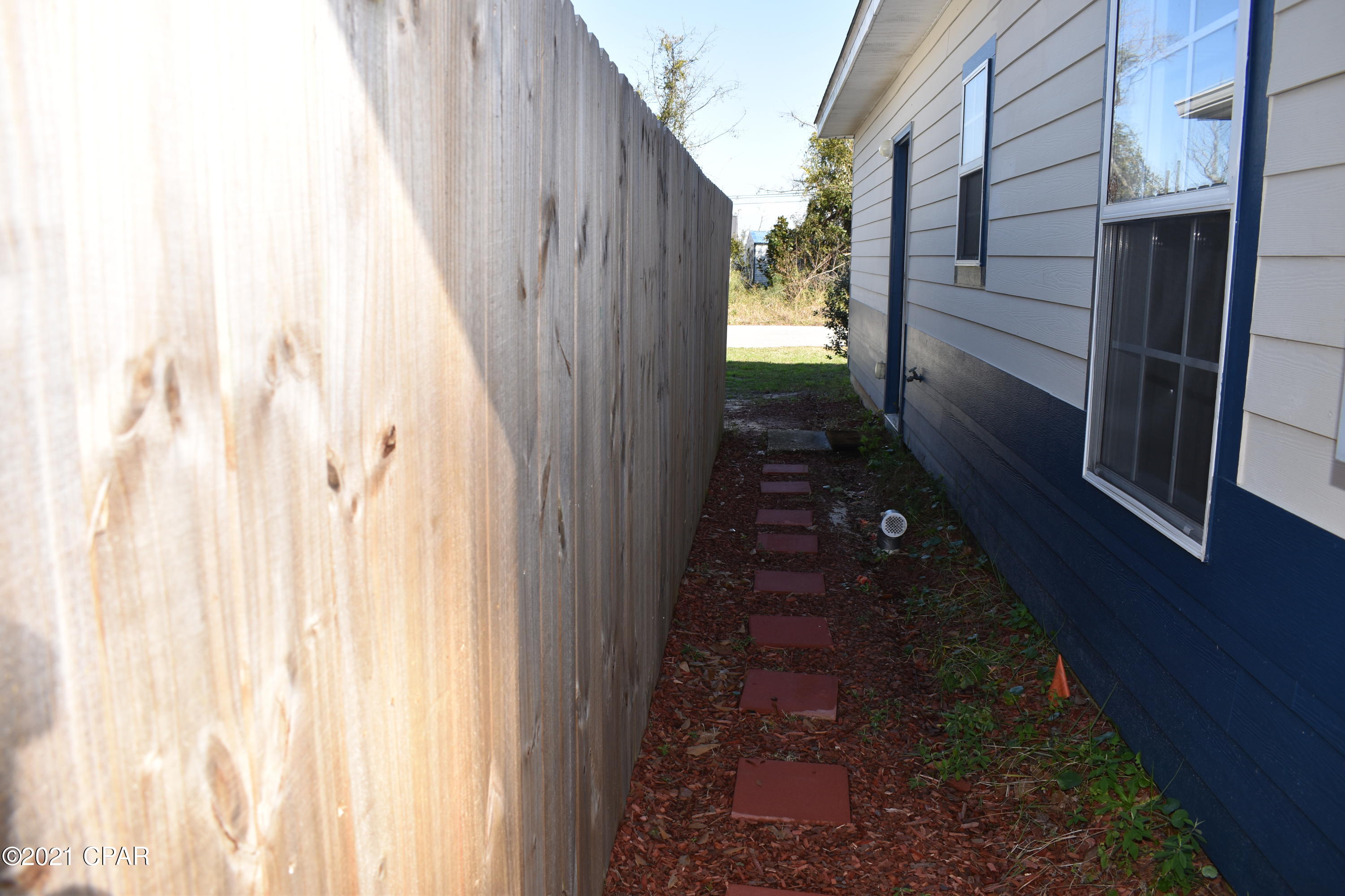 [No Recorded Subdiv] - Residential Lease