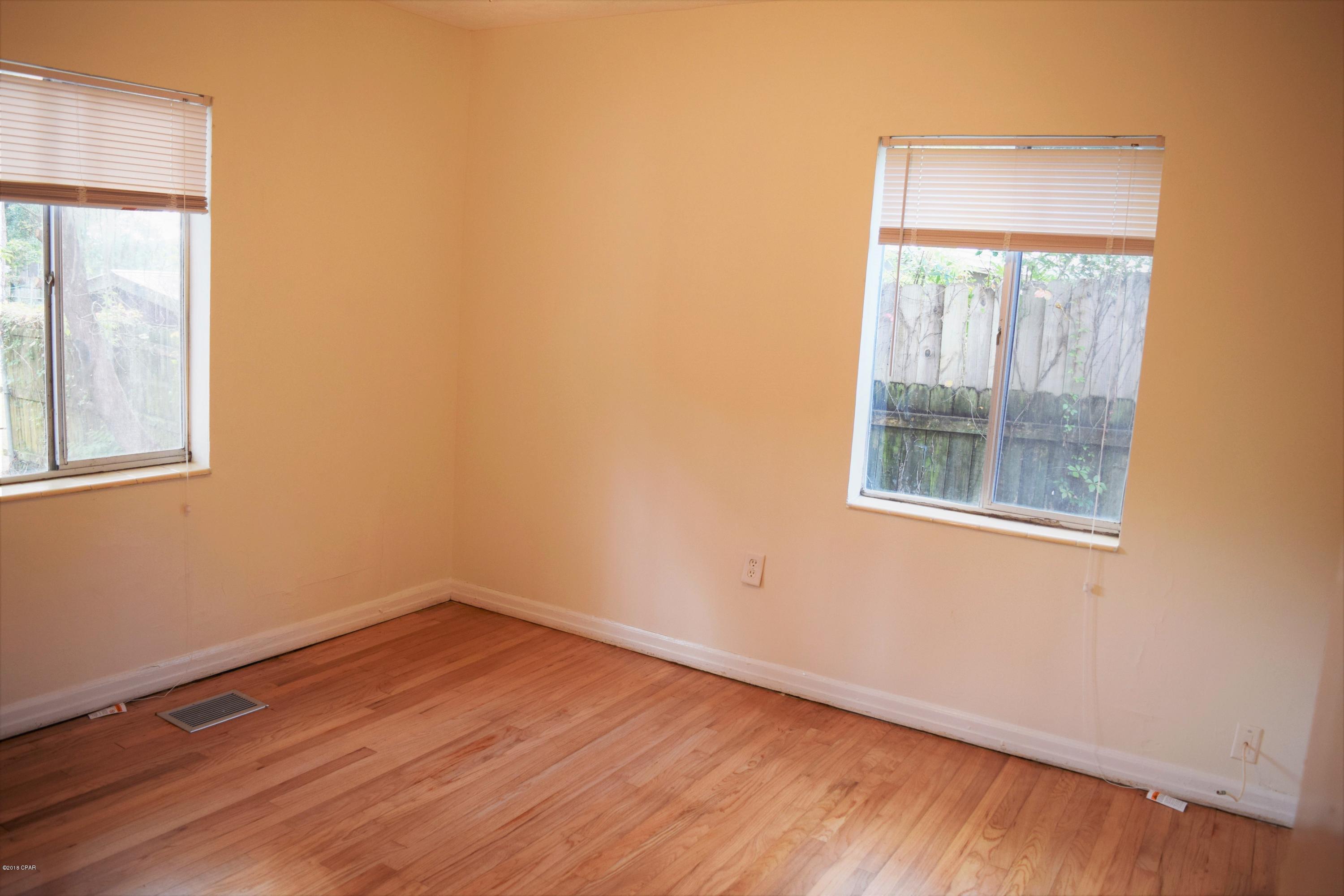 Cove Terrace 3rd (Sudduths 15th) - Residential