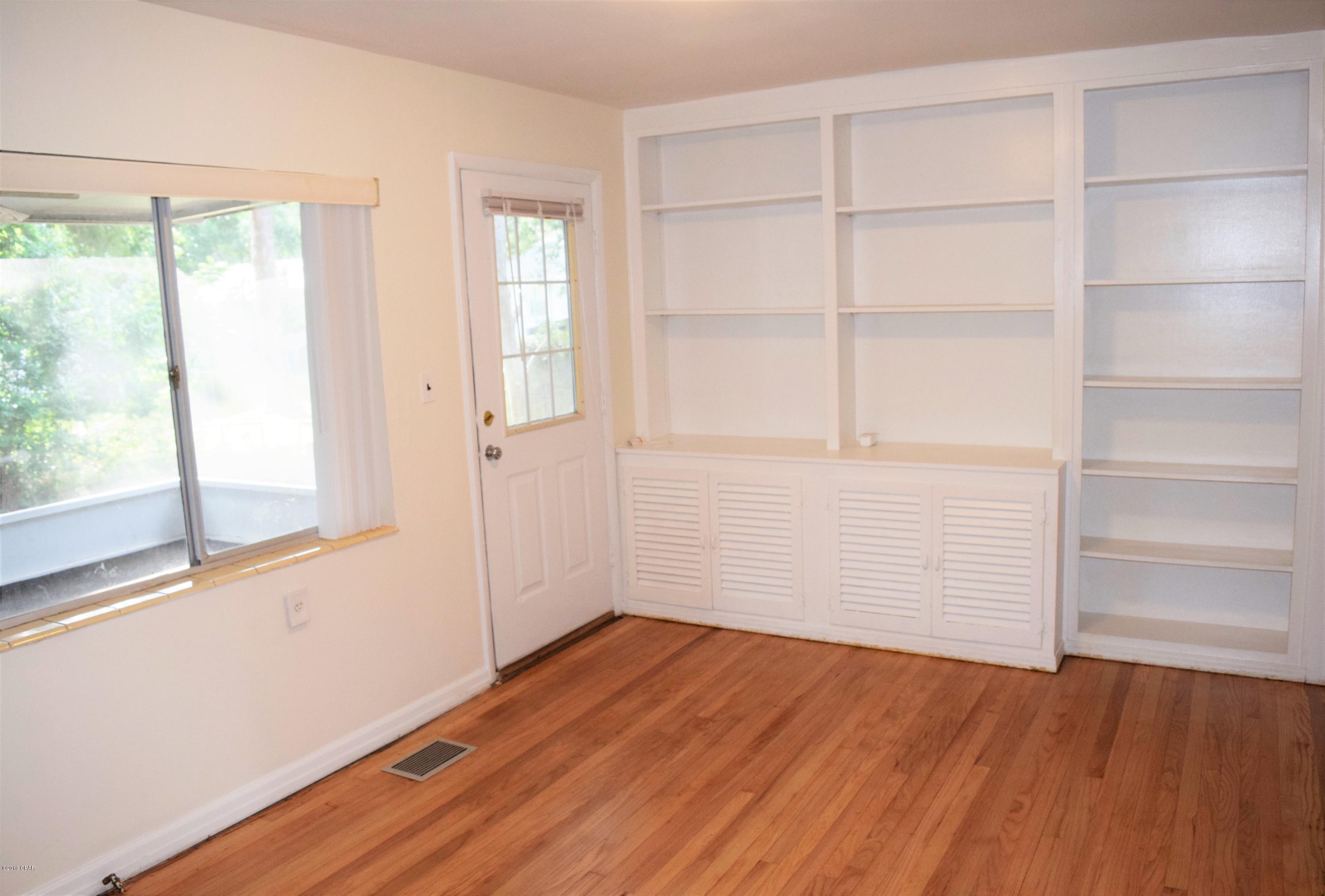 Cove Terrace 3rd (Sudduths 15th) - Residential