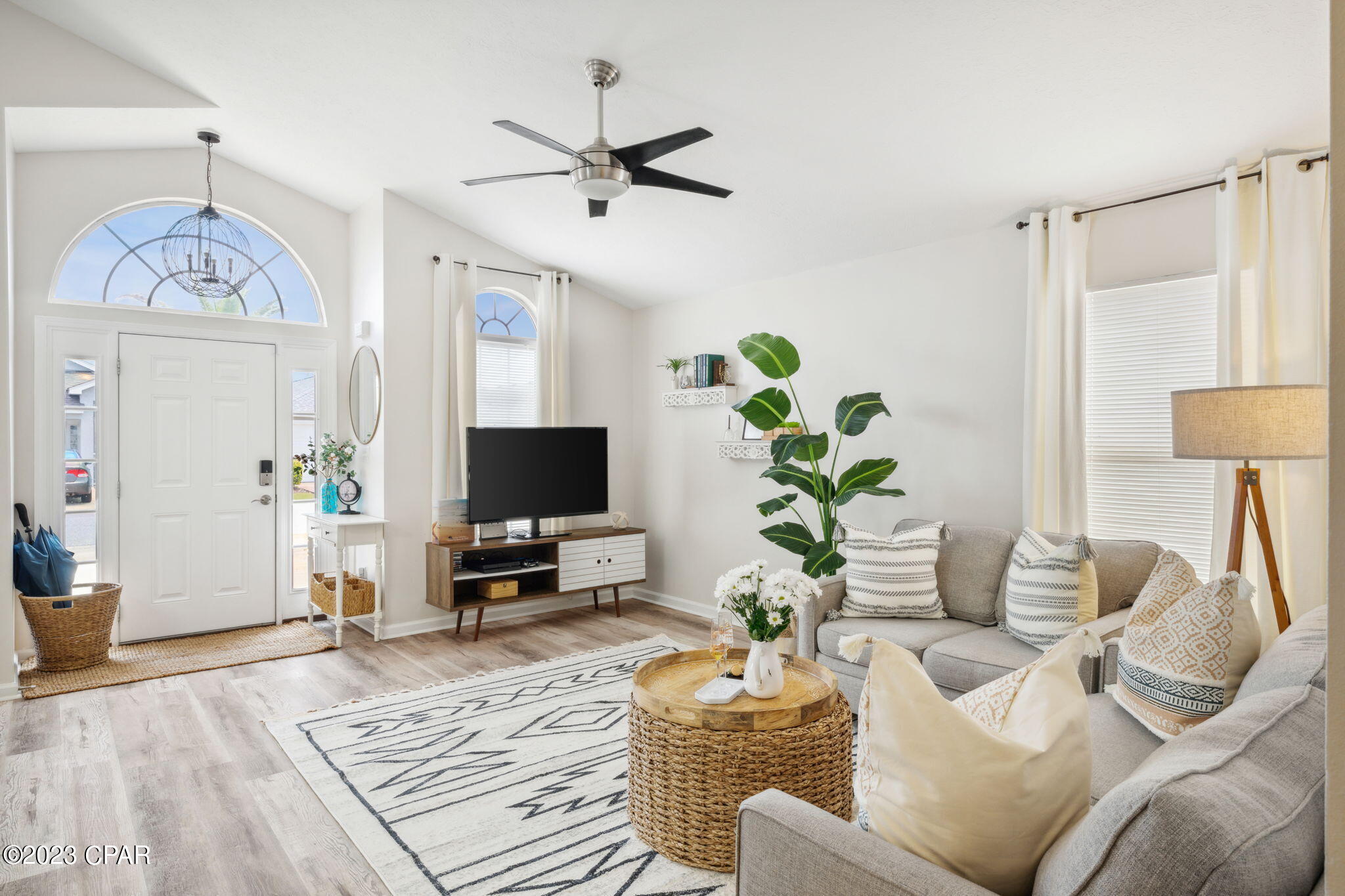 Palm Cove - Residential Lease