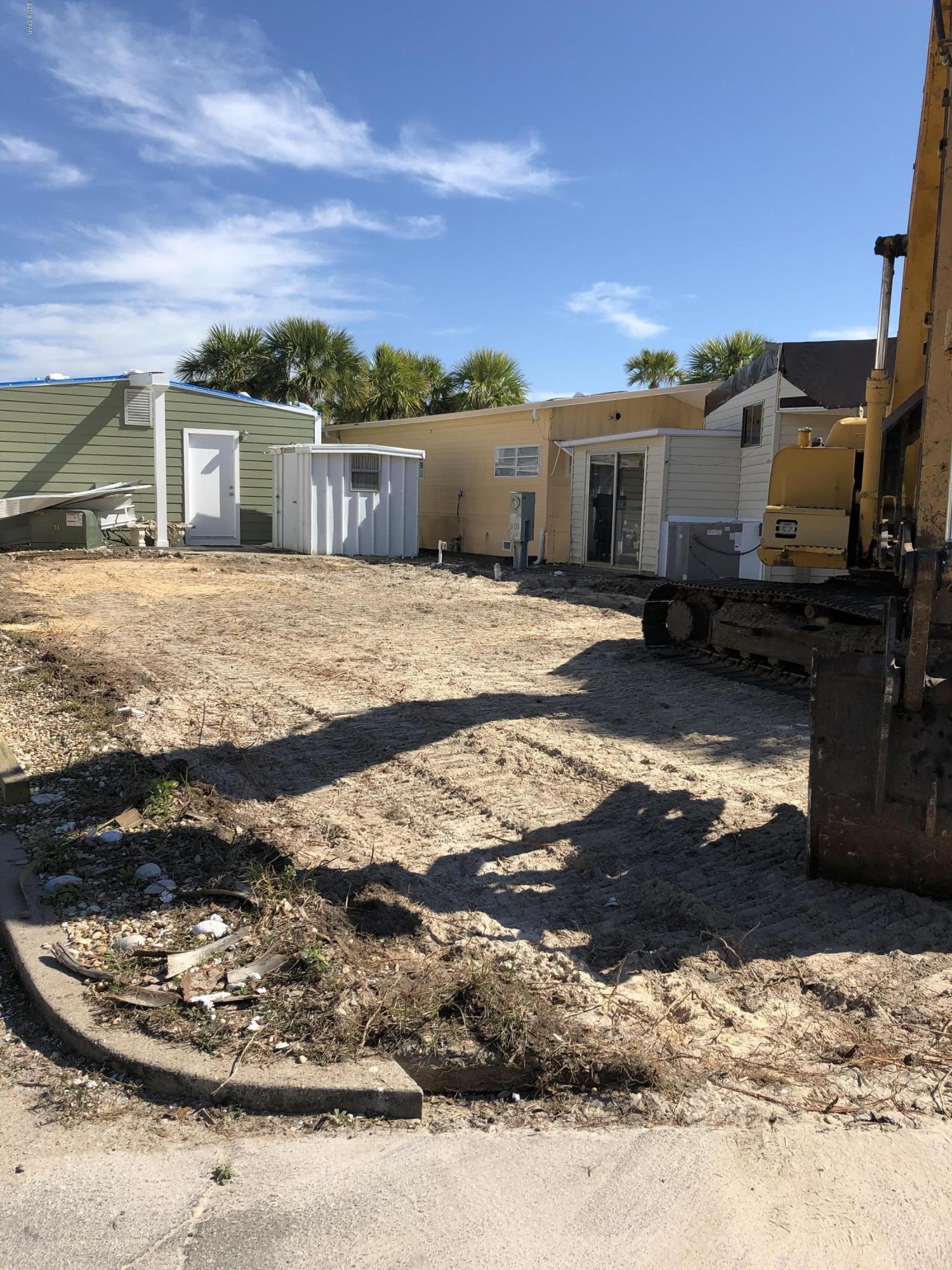 Venture Out Travel Trail - Land