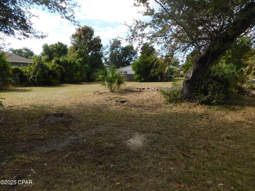Beautiful corner lot, with water, power, sewage right there.

 A wonderful place to build your new home
or possible a duplex. 
Close to downtown, shopping, schools, restaurants, hospitals,. Even to the Bay!!

 This location has it all.