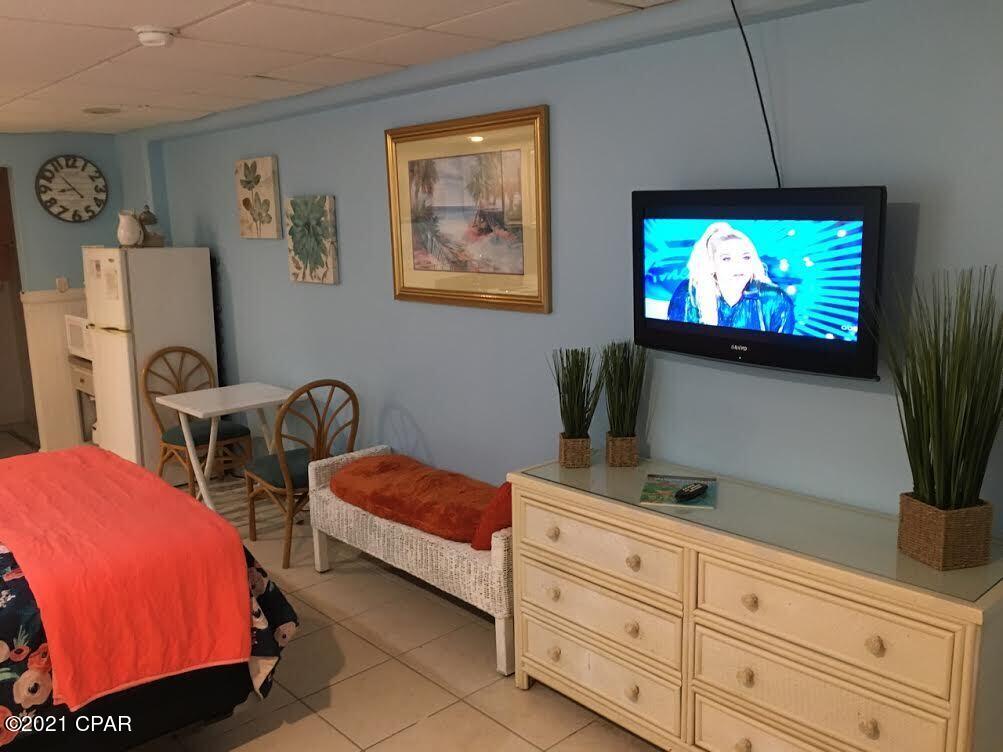 Fontainebleau Terrace - Residential