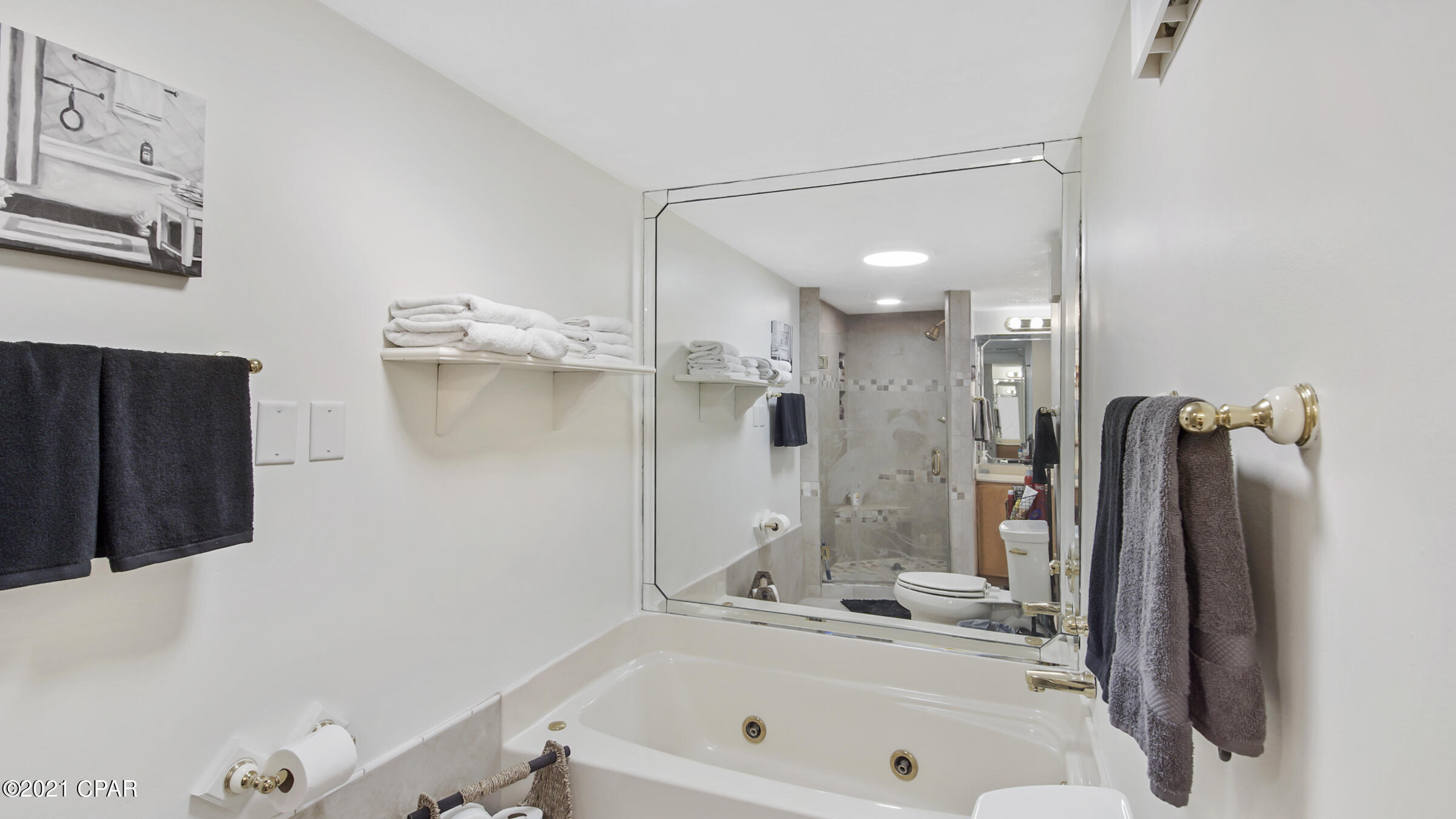 Lagoon Towers Phase I - Residential