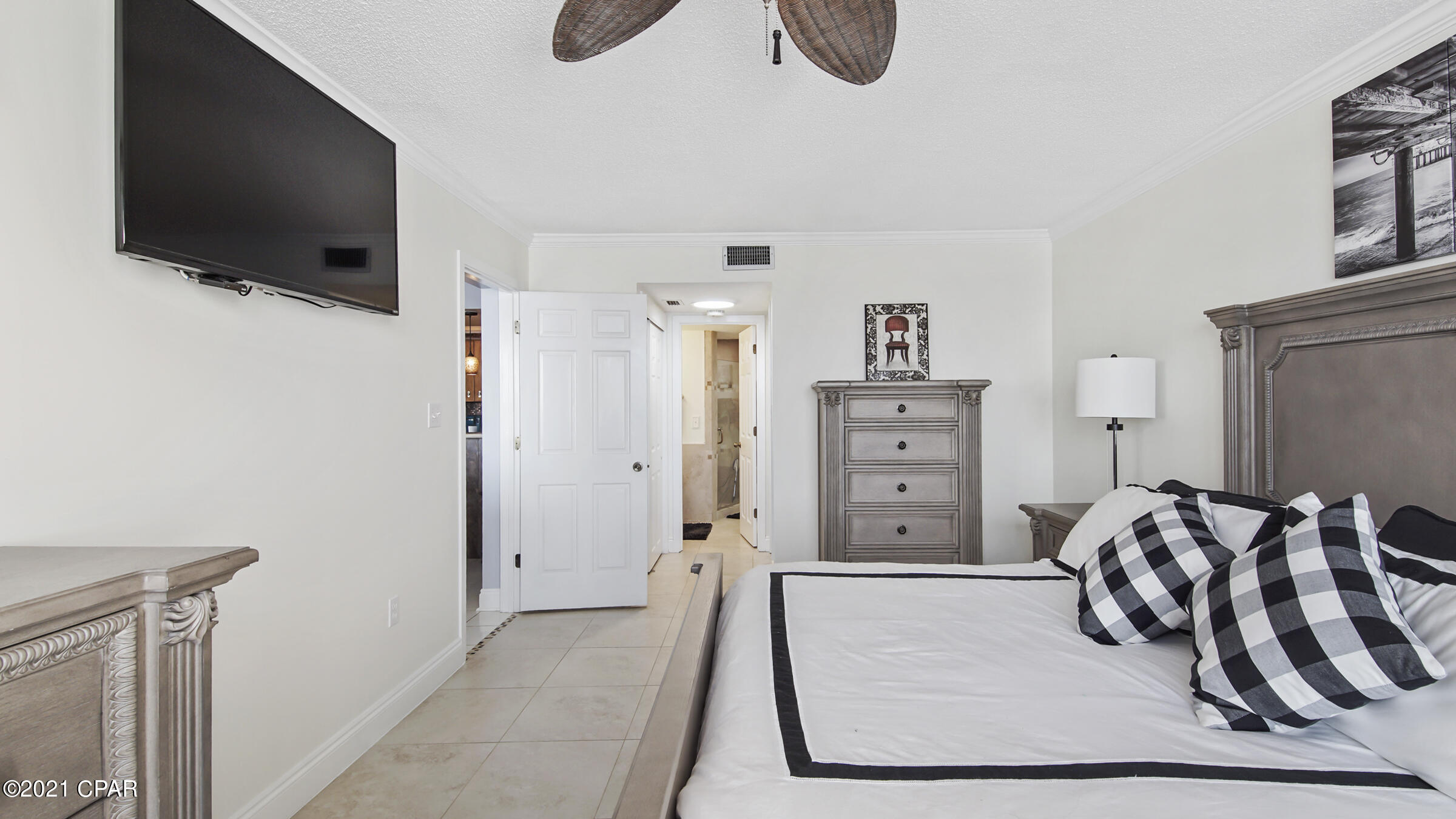 Lagoon Towers Phase I - Residential