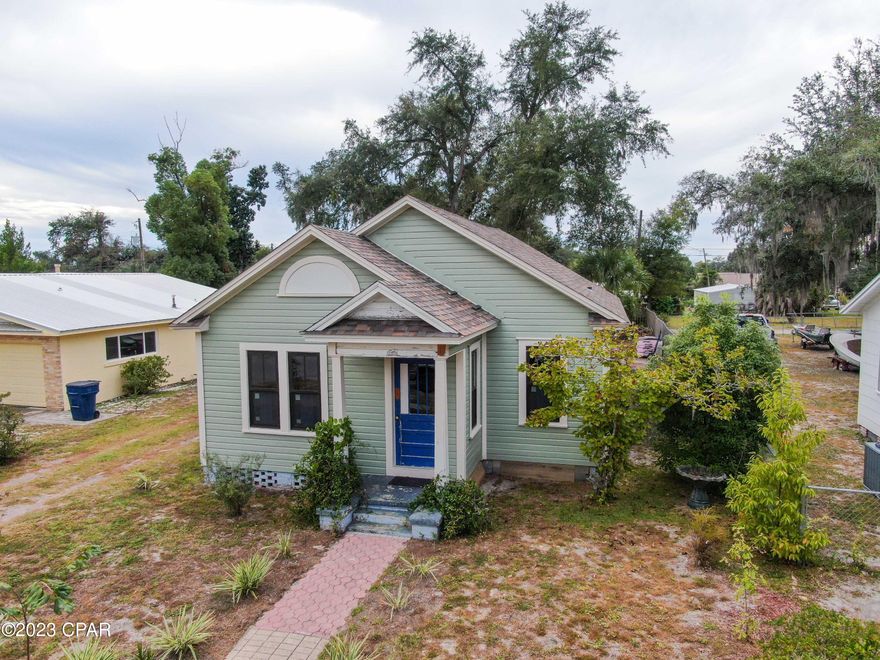 Diamond in the rough! This blank canvas is waiting for you to create your own beautiful home. New windows, new roof, new HVAC, and new bathroom. The house had new supports put underneath.  Plenty of materials to help complete your vision.  Half a block to Holy Nativity and 3 blocks to water access. Opportunity is knocking, answer the door!
All measurements/information is approximate, verify if important.