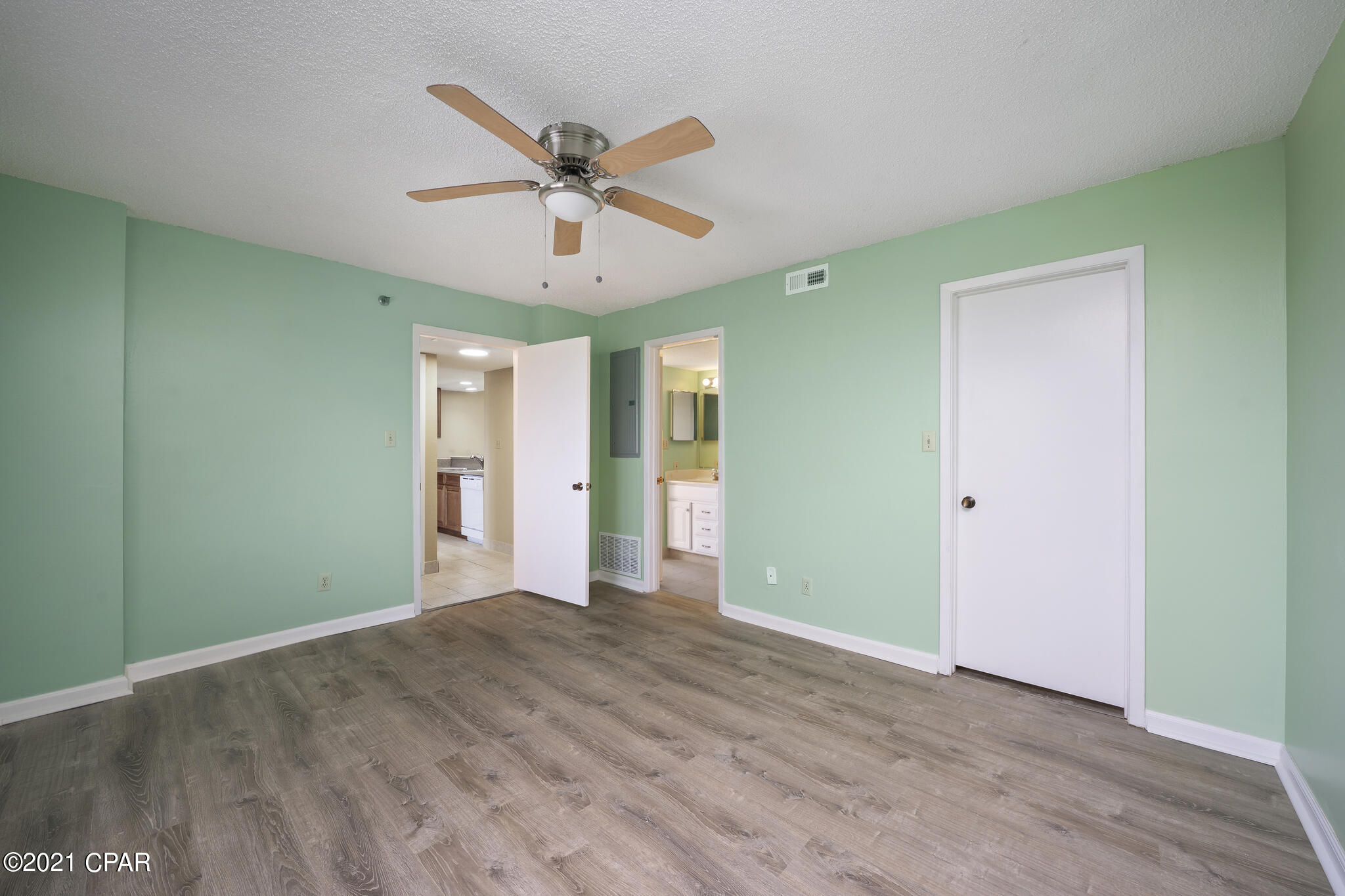 The Commodore - Residential