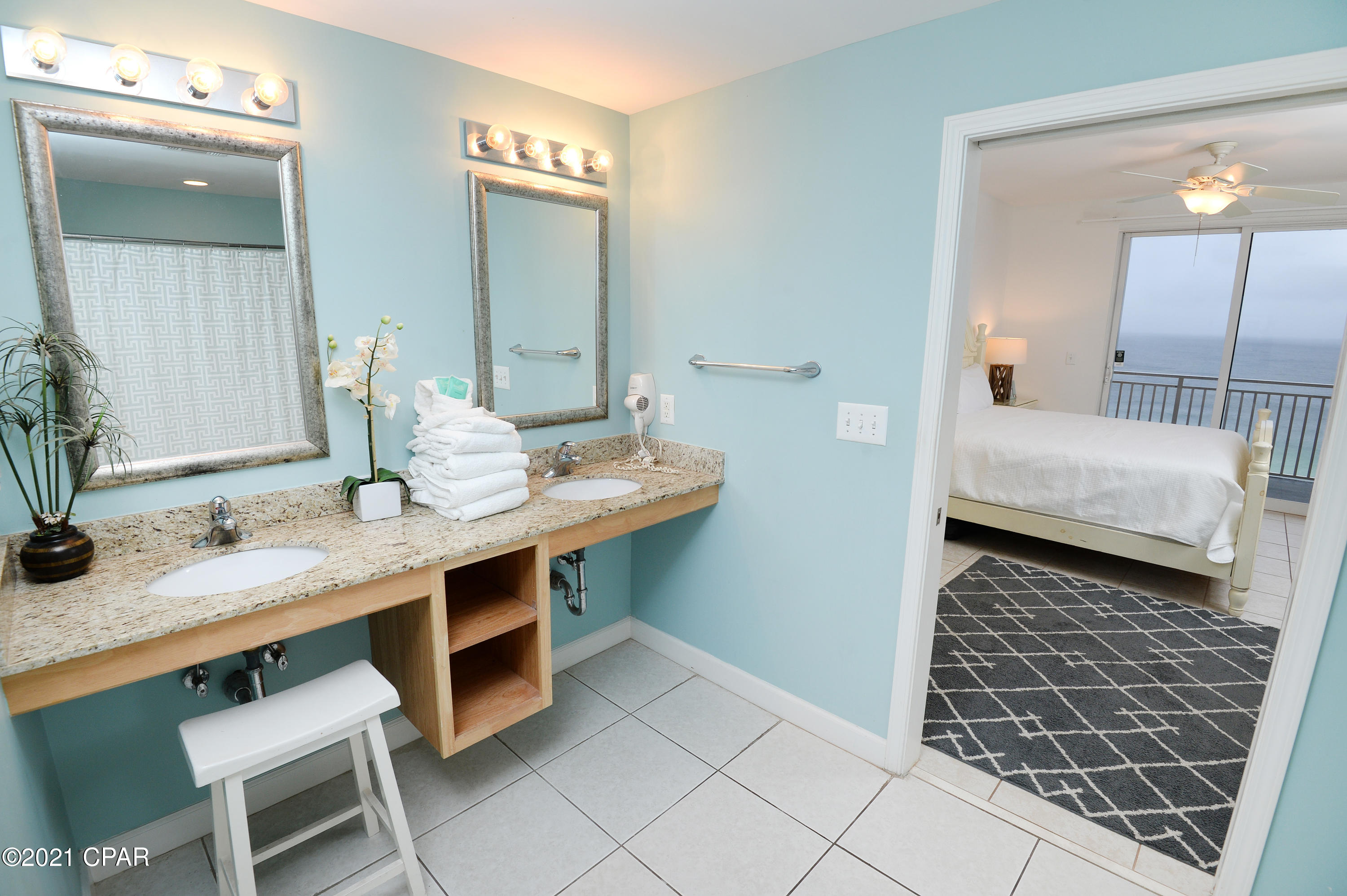 Splash Condo - Residential