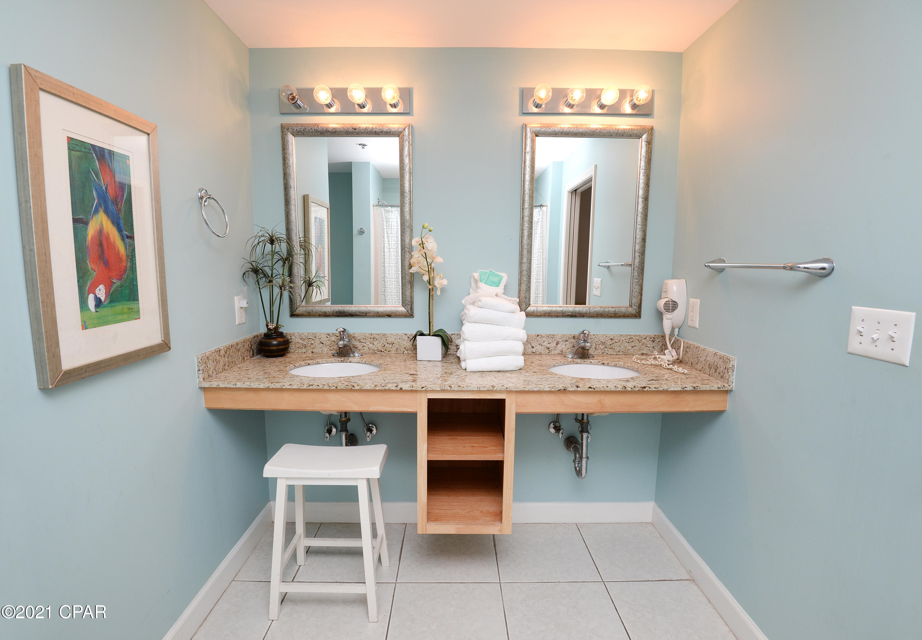 Splash Condo - Residential