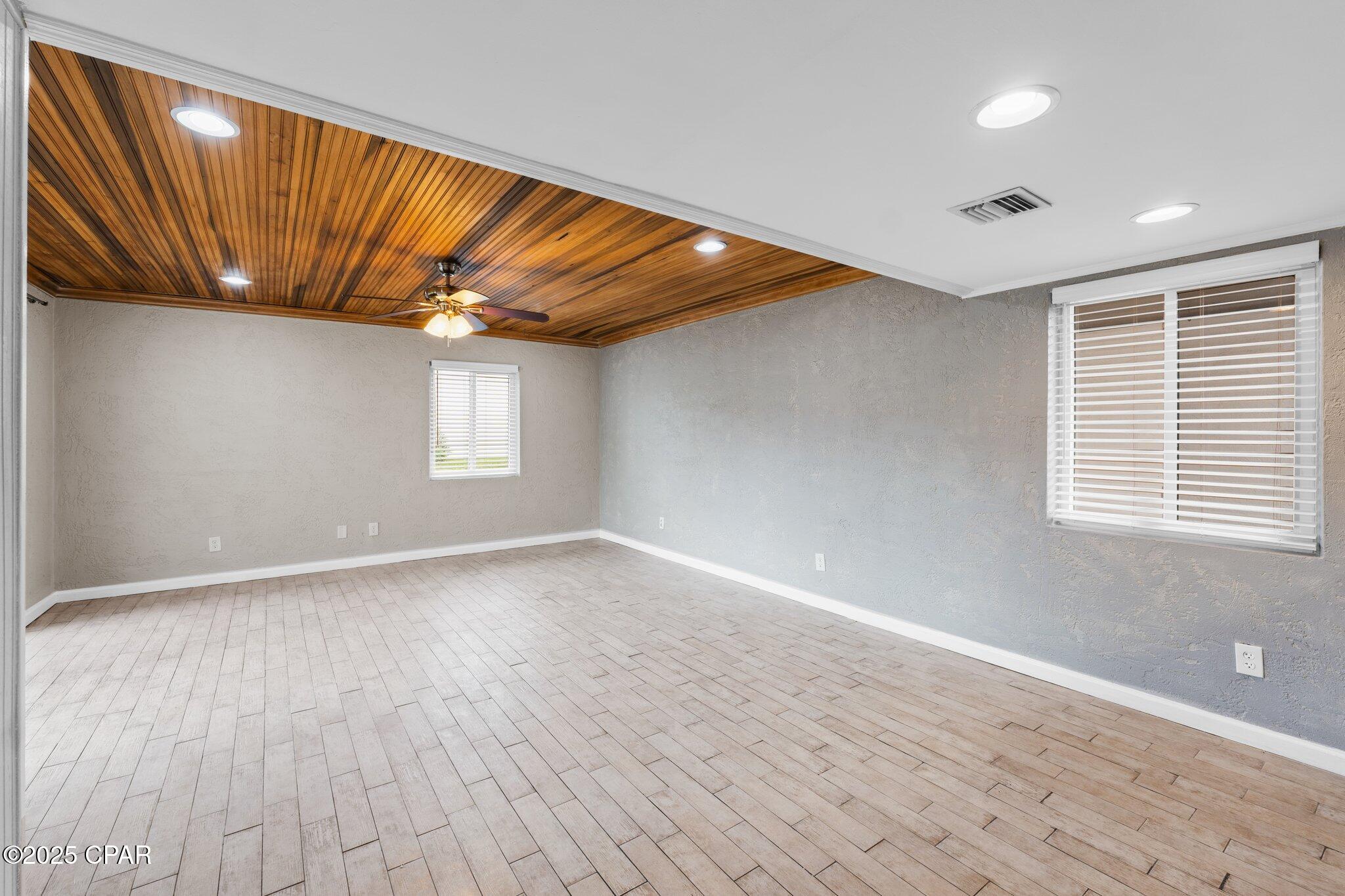 Palisades Condo Ph 1 - Residential Lease