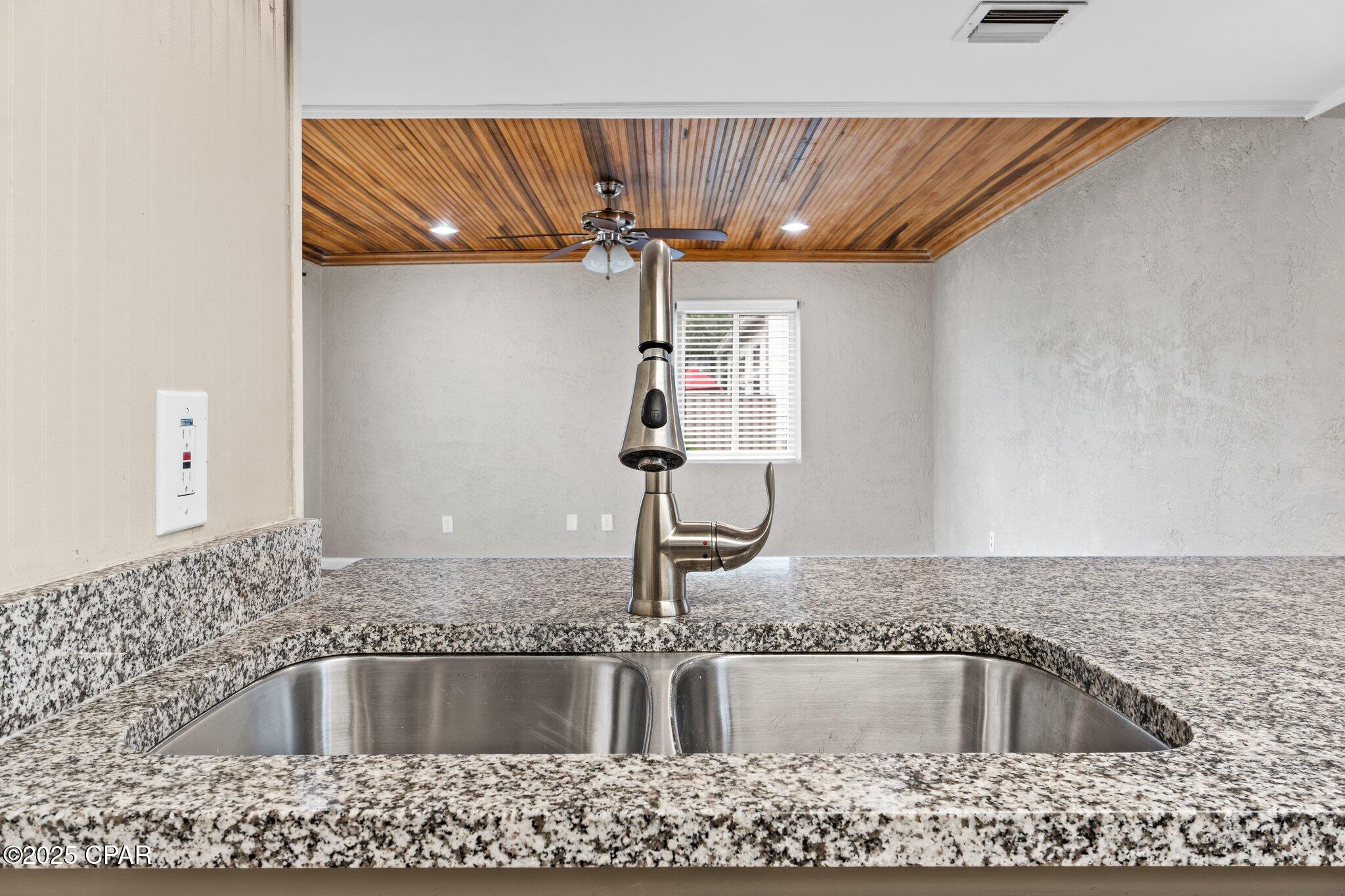 Palisades Condo Ph 1 - Residential Lease