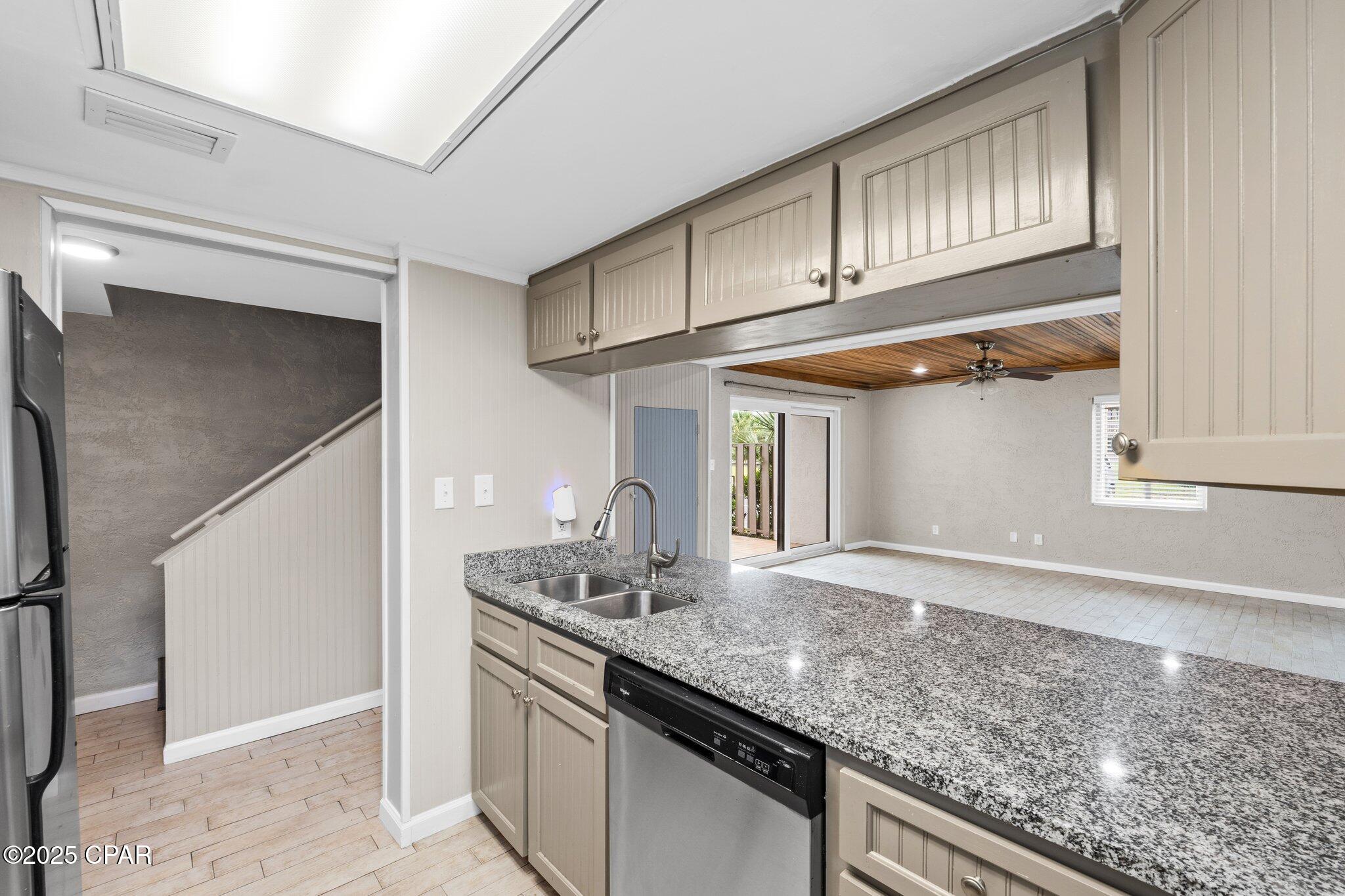 Palisades Condo Ph 1 - Residential Lease