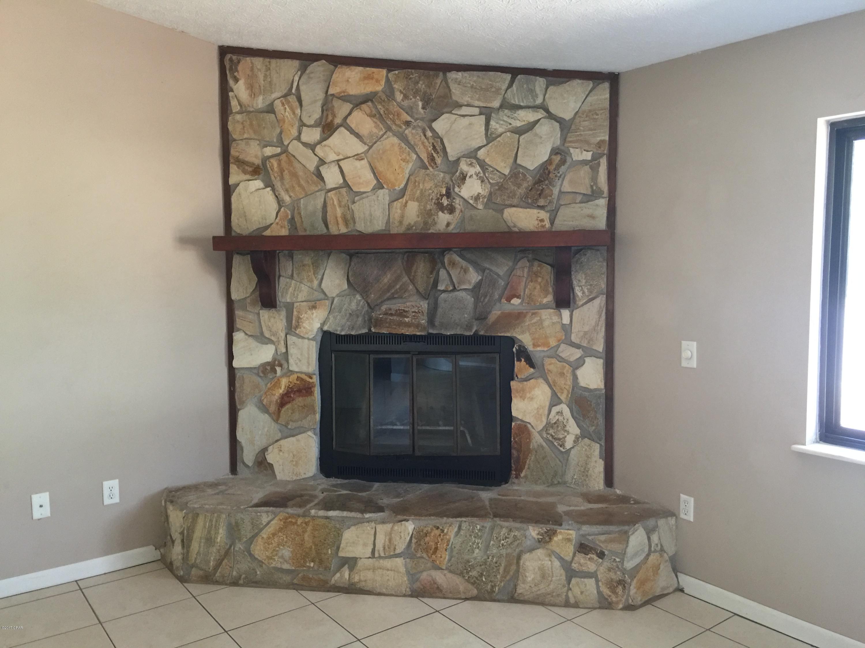 Venetian Villa 1st Add Replat - Residential