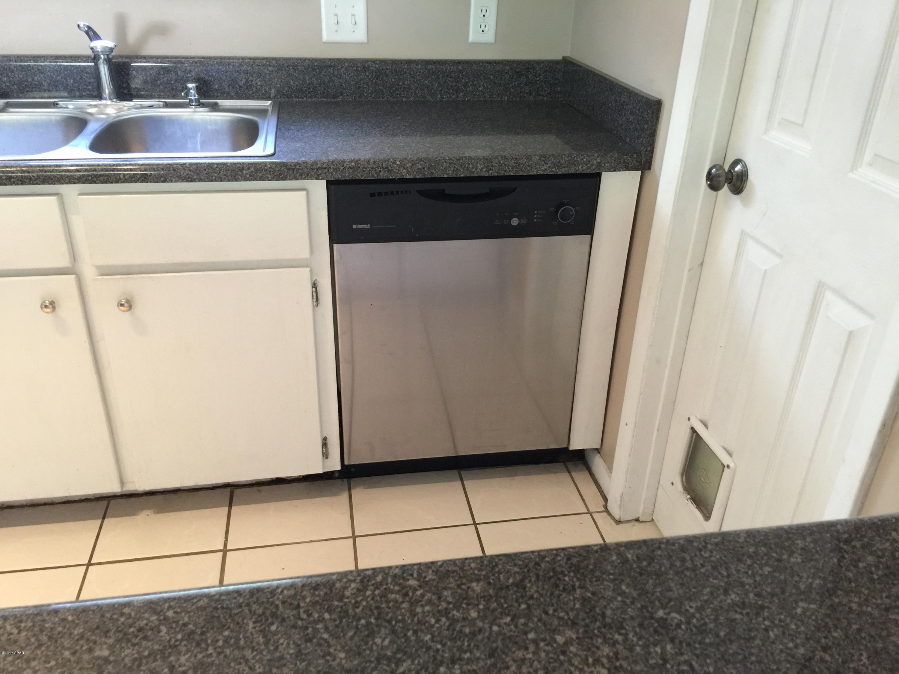 Venetian Villa 1st Add Replat - Residential