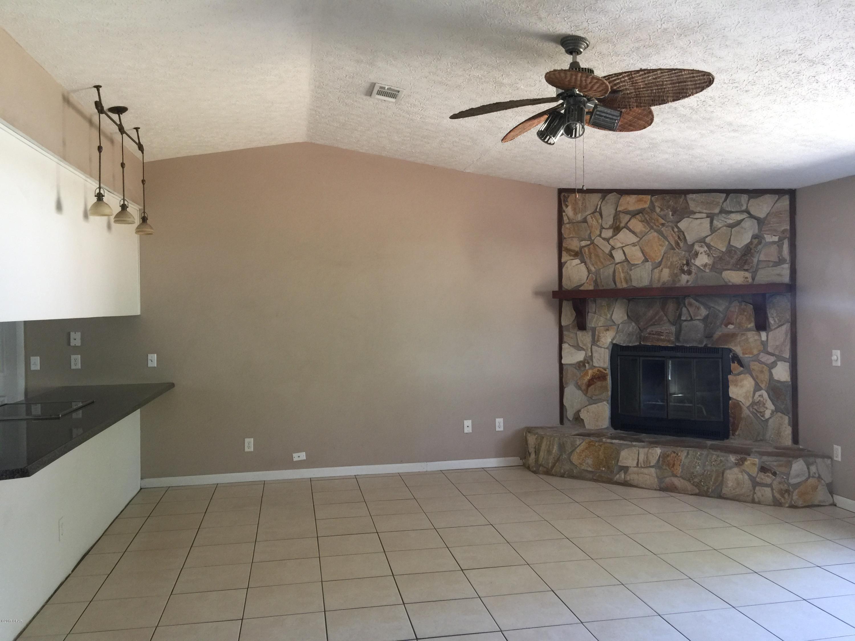 Venetian Villa 1st Add Replat - Residential