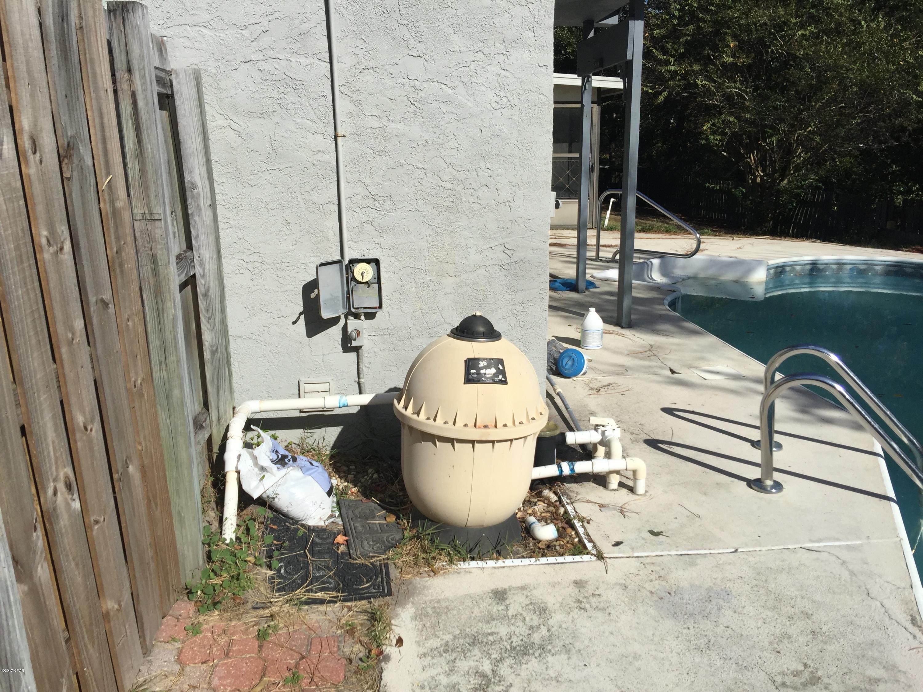 Venetian Villa 1st Add Replat - Residential