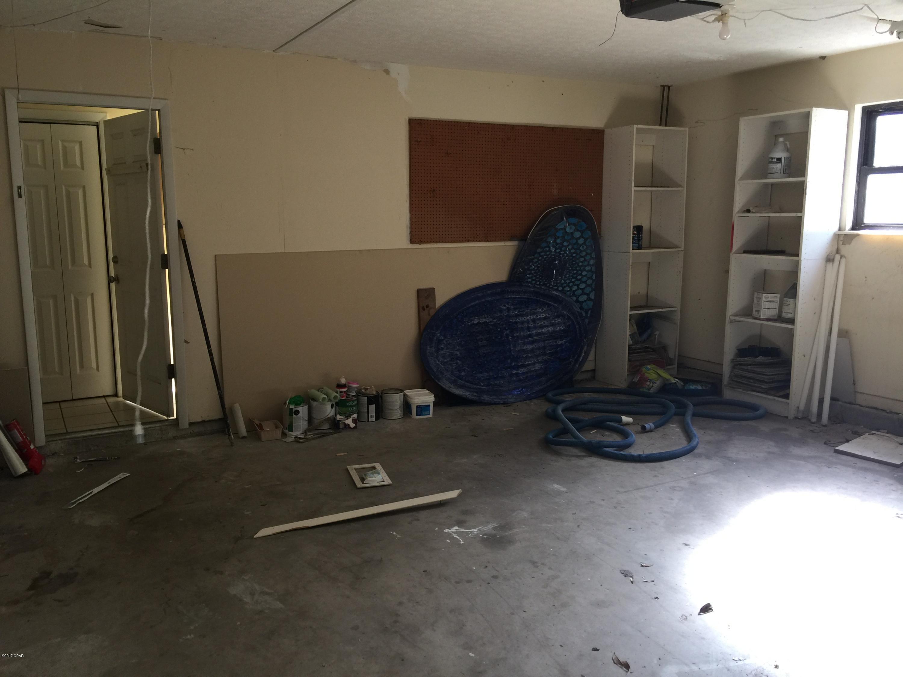 Venetian Villa 1st Add Replat - Residential