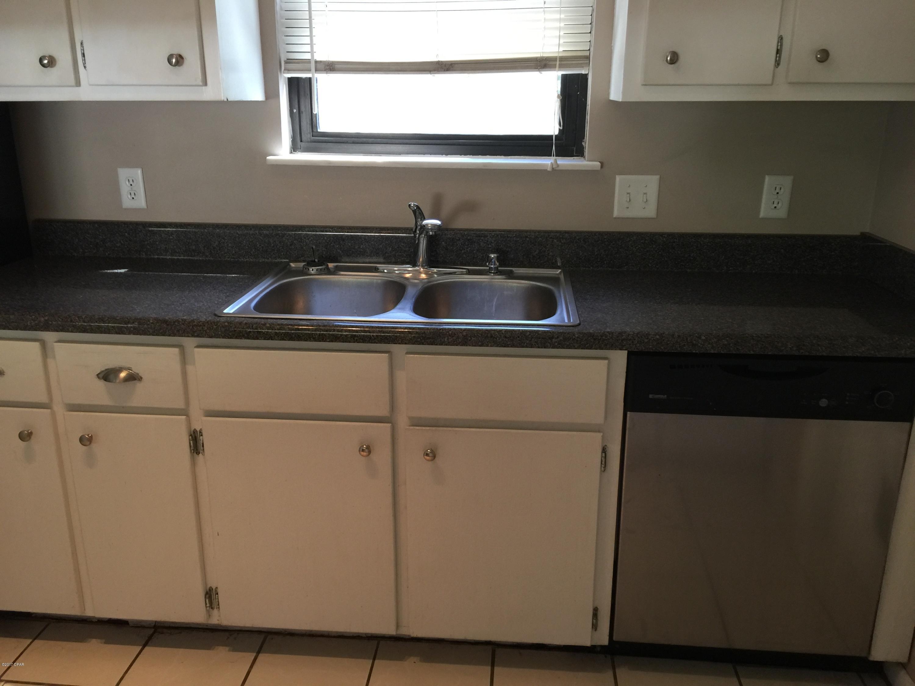 Venetian Villa 1st Add Replat - Residential