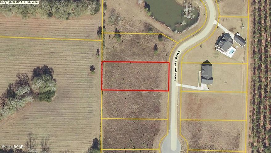 Lot # 11 - Nice building lot in Lakepointe Subdivision. Located just on the edge of town, it is convenient to town, hospital, shopping and schools. Great building lot to build your dream home!