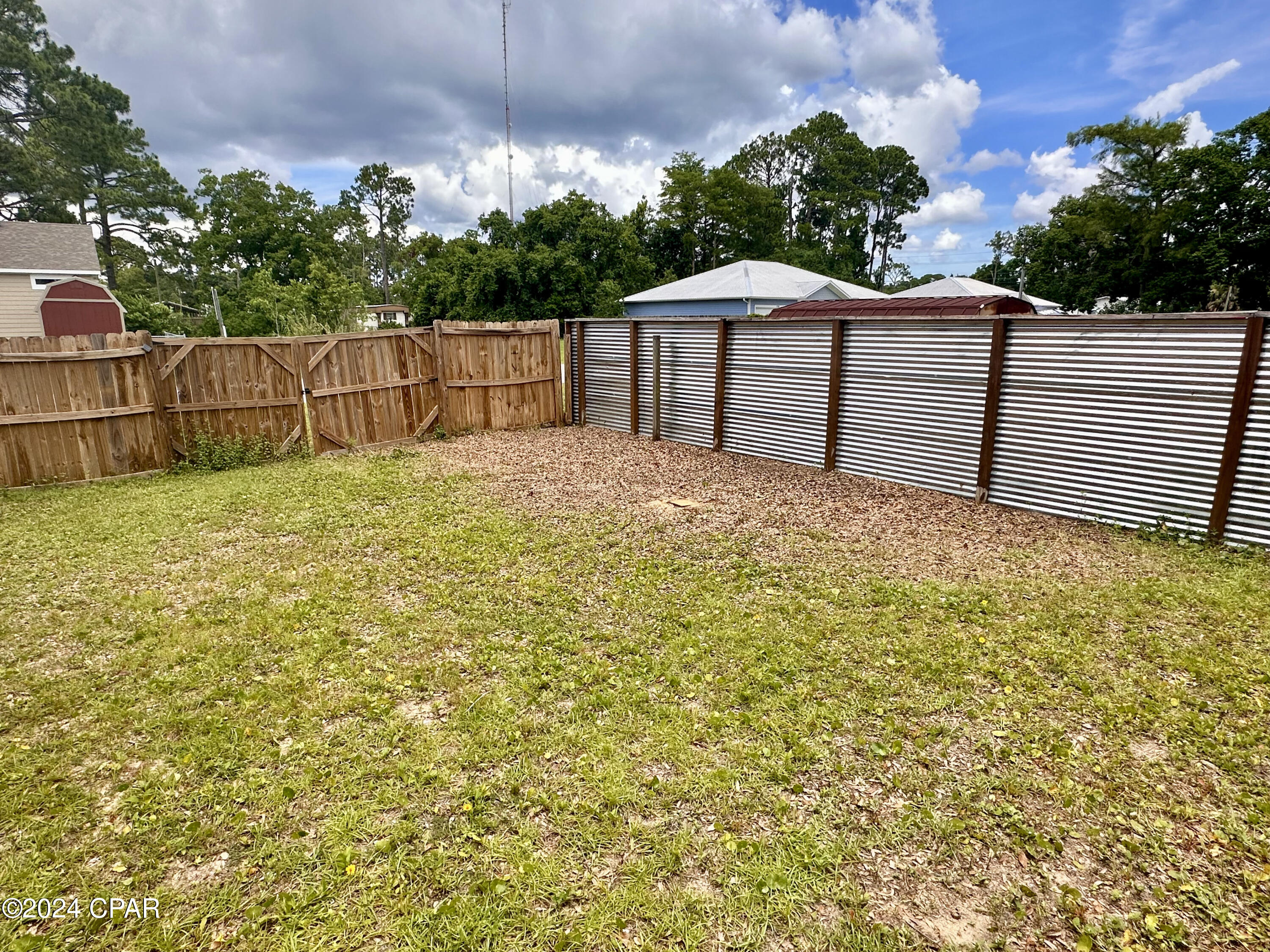 Pines 5th Add - Residential