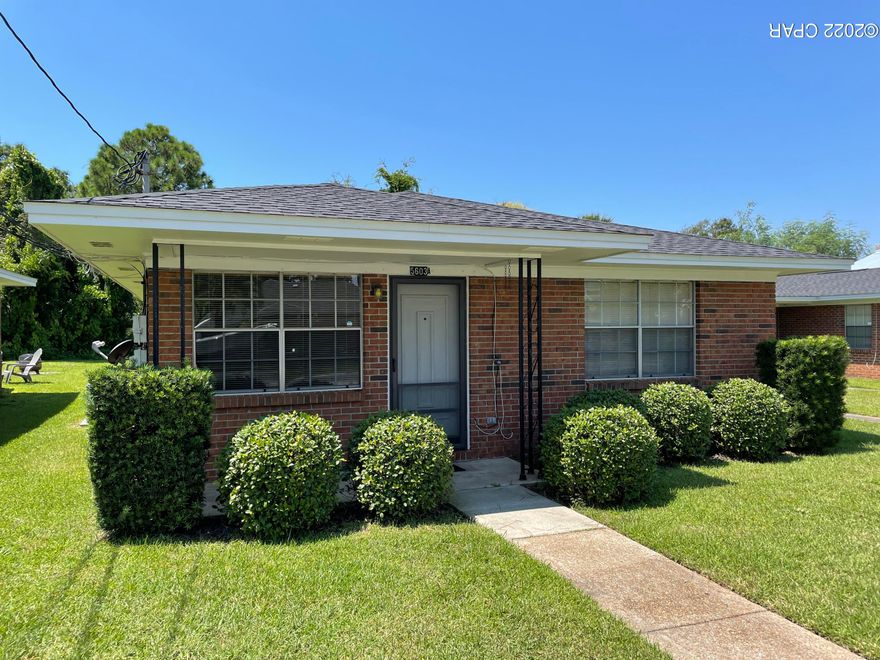 This is a very well maintained and geographically desirable apartment. It has full size washer dryer hookups, a dishwasher and outdoor storage closet.