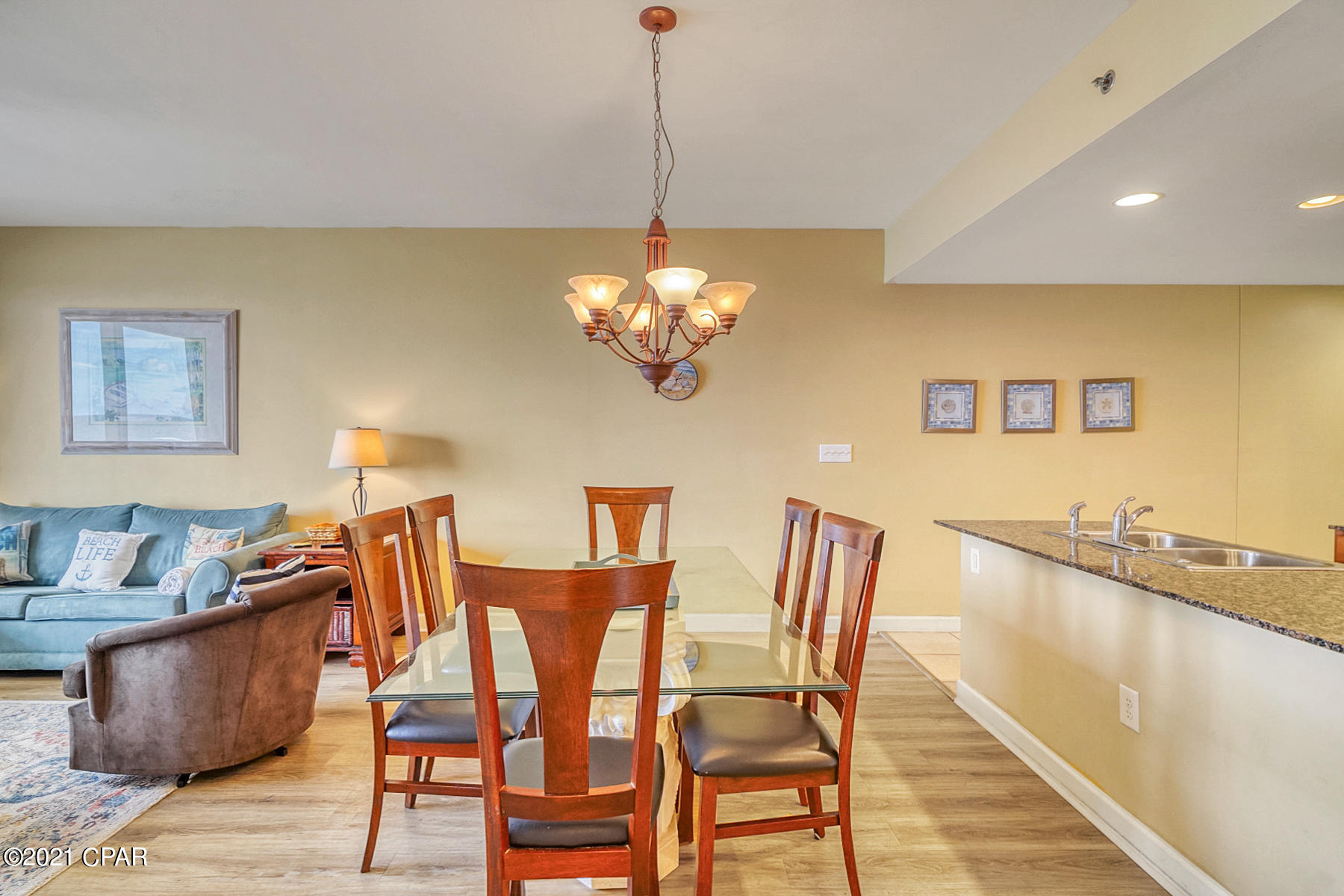 Splash Condo - Residential