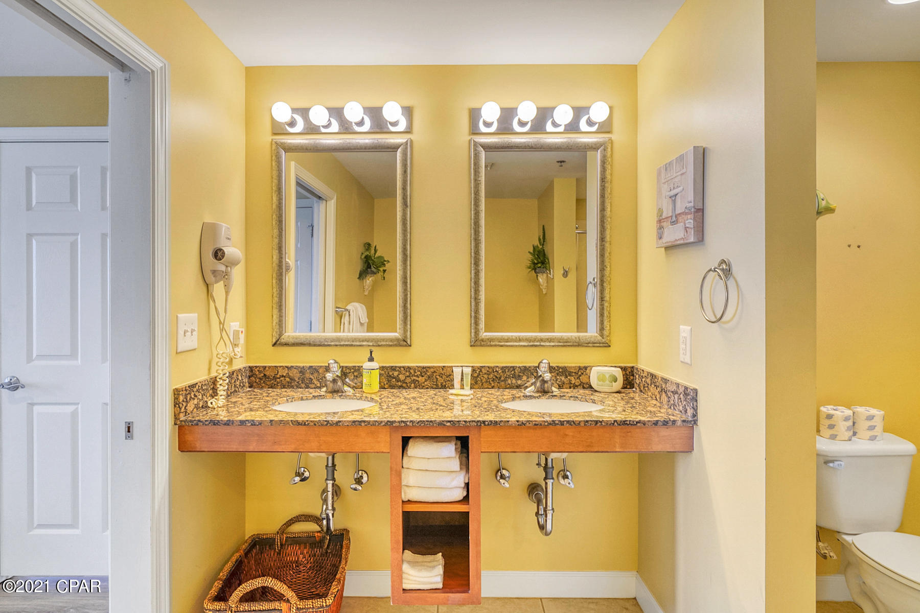 Splash Condo - Residential