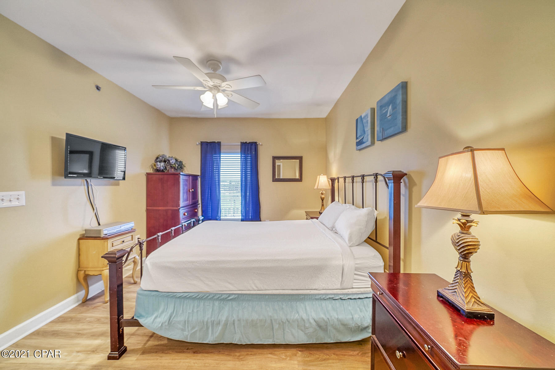 Splash Condo - Residential