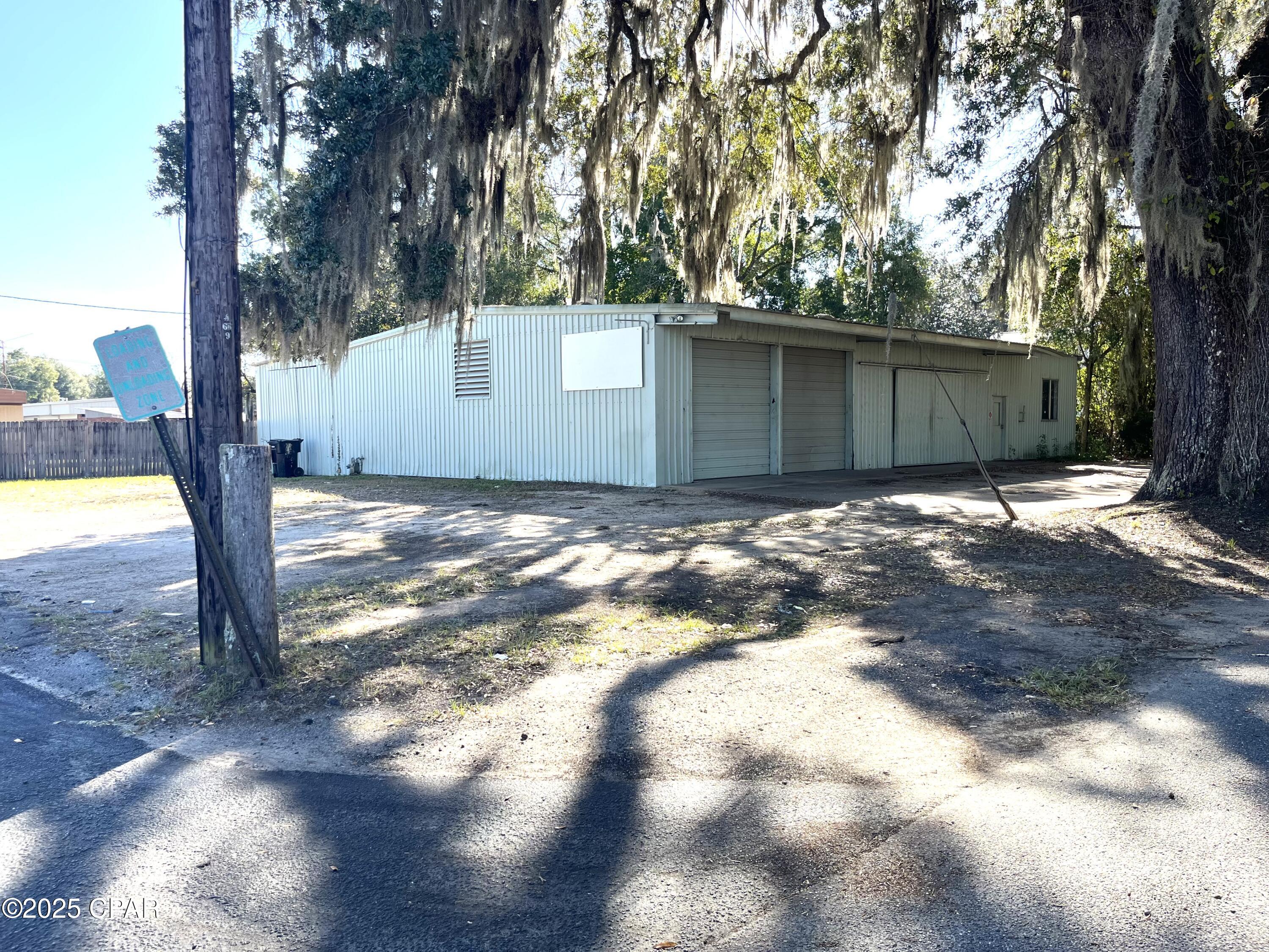 [No Recorded Subdiv] - Commercial Sale