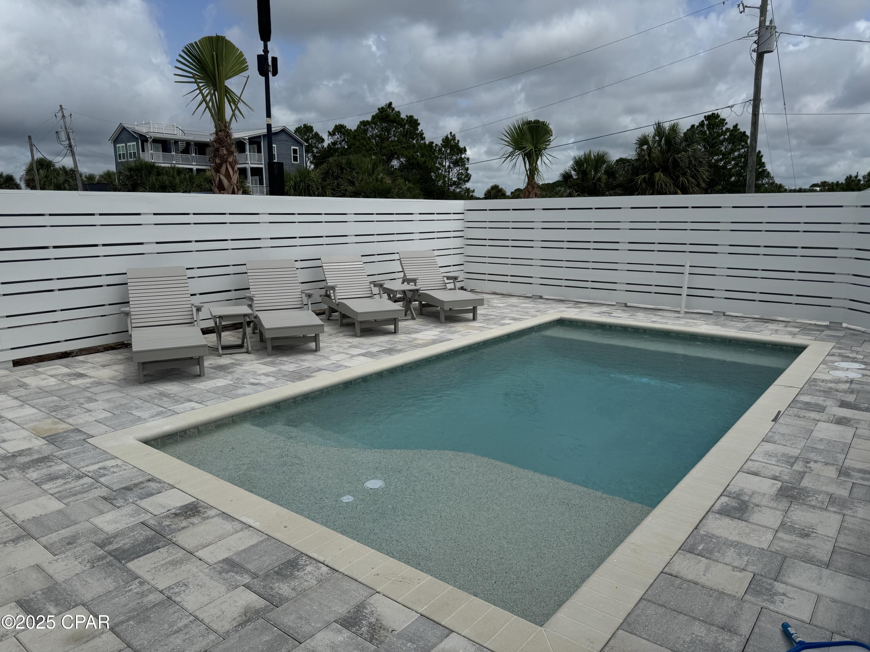 Lullwater Beach - Residential