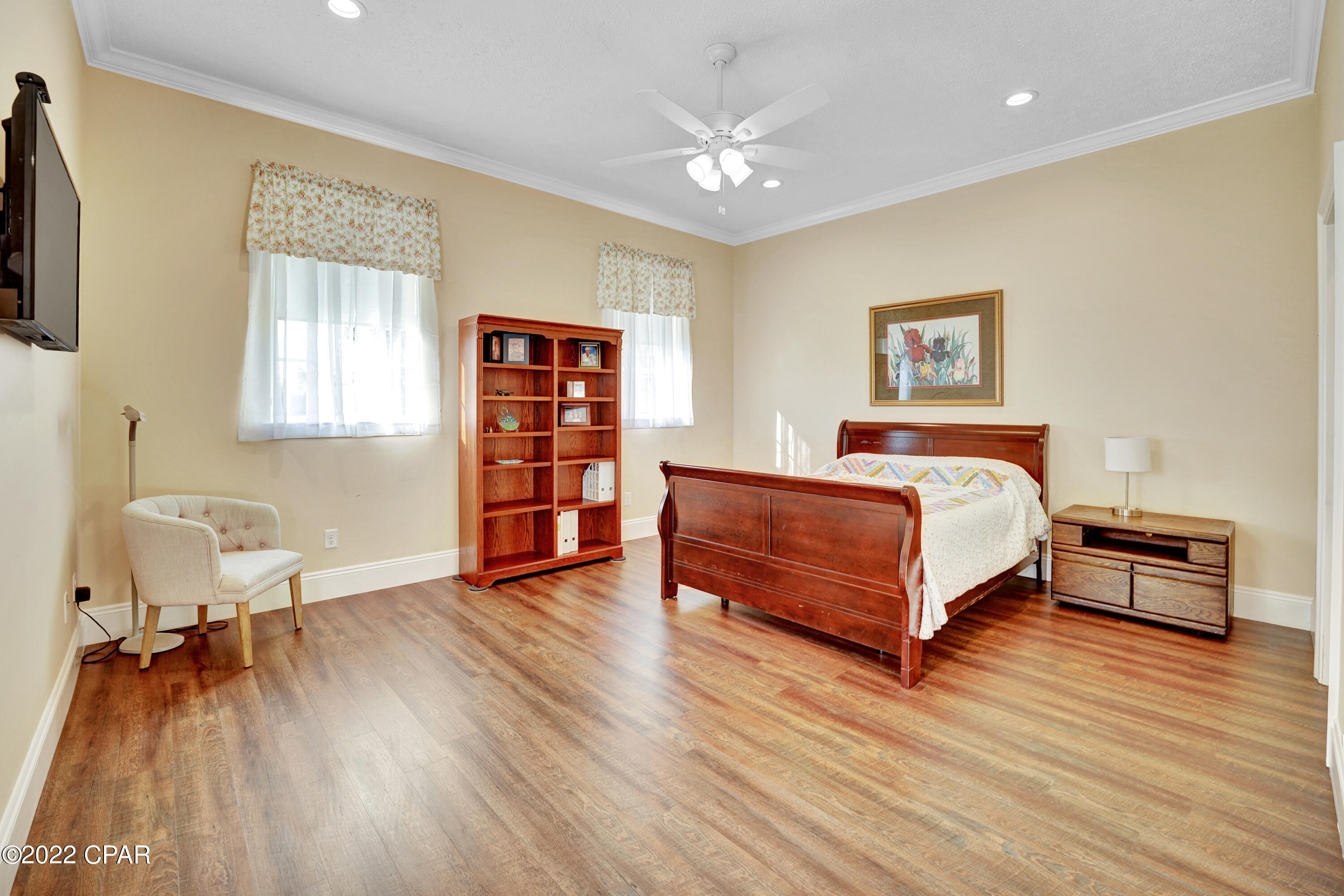 Bay Park Manor - Residential