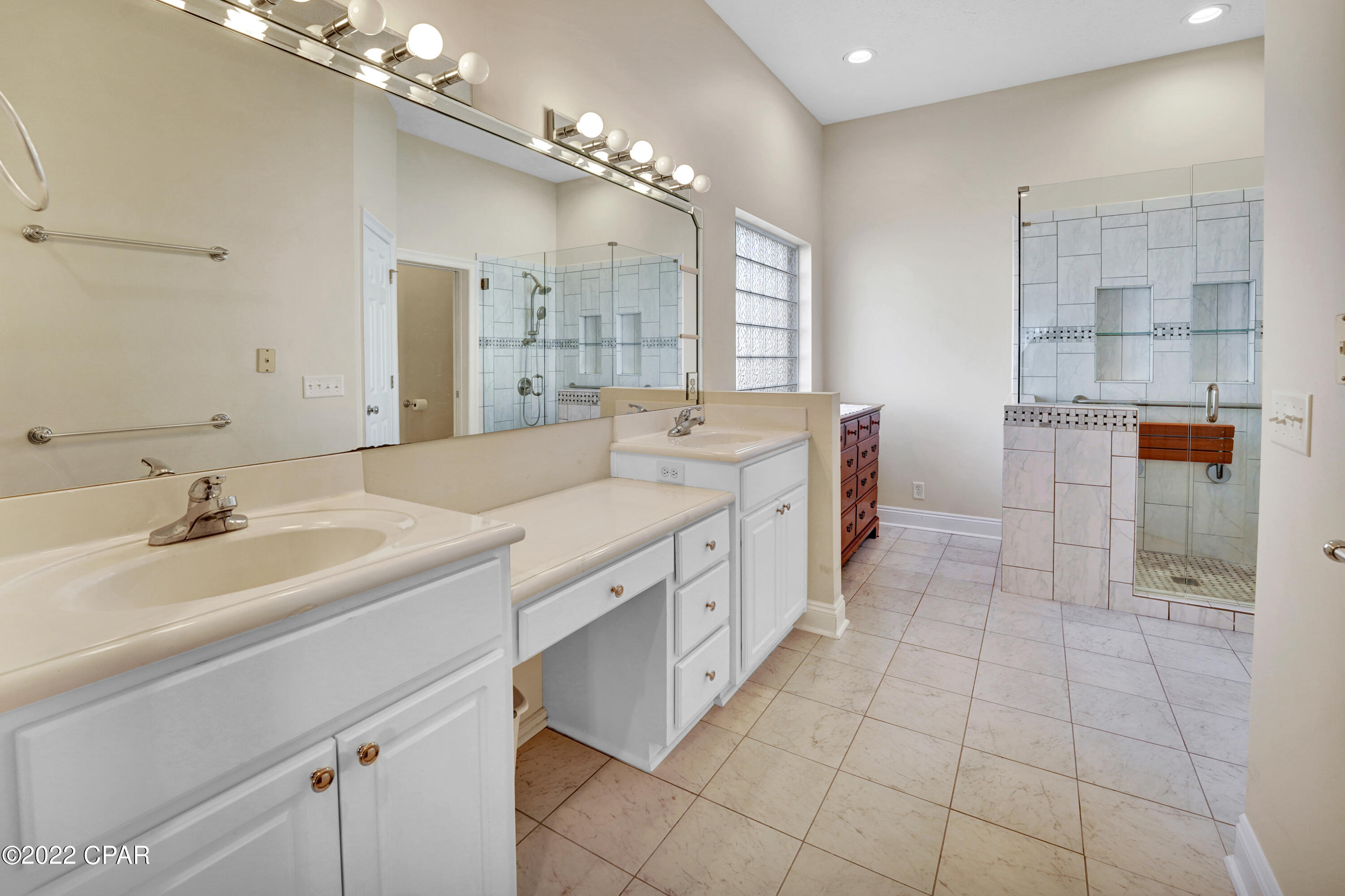 Bay Park Manor - Residential