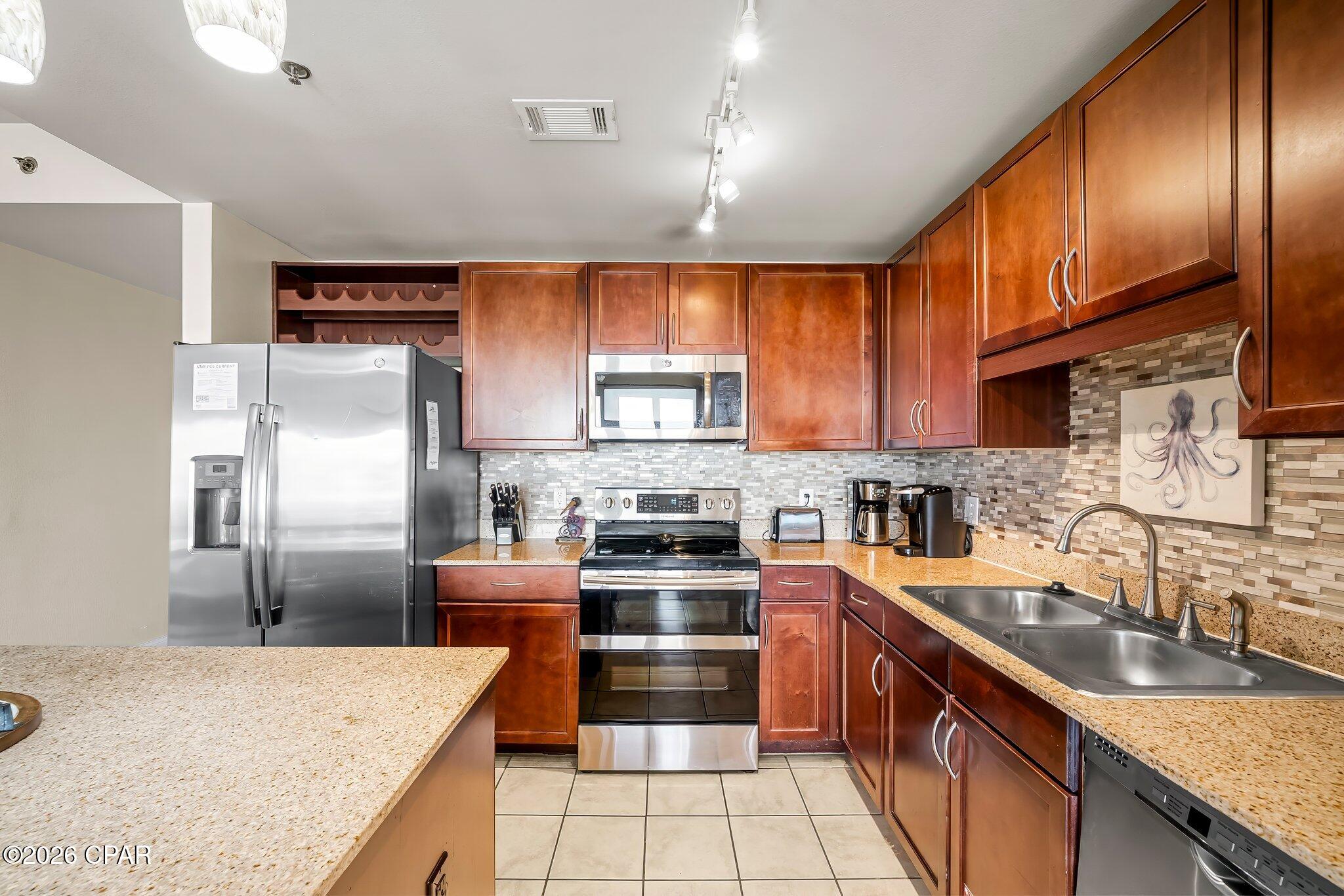 Laketown Wharf - Residential