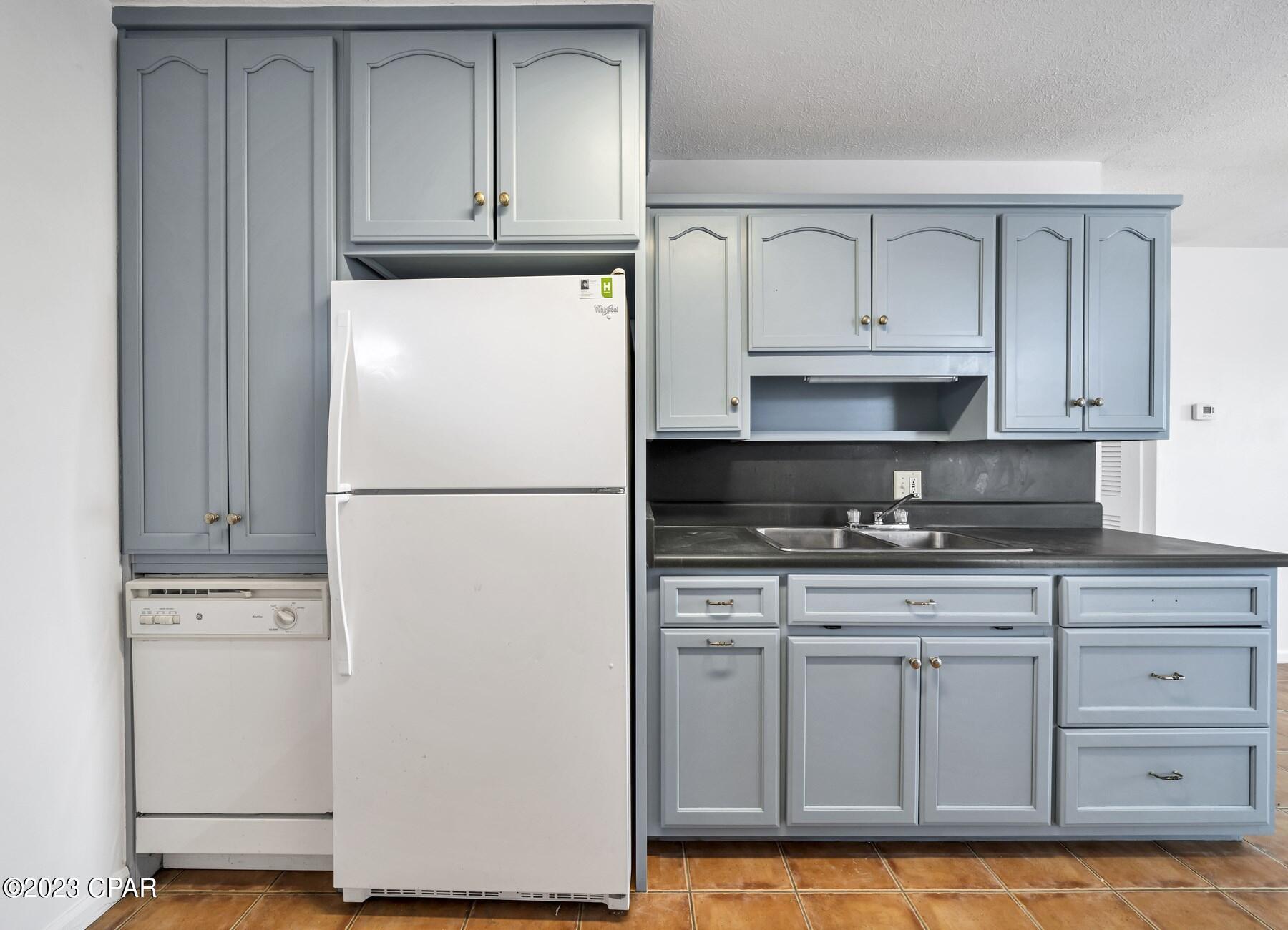 Lakeside Villas - Residential