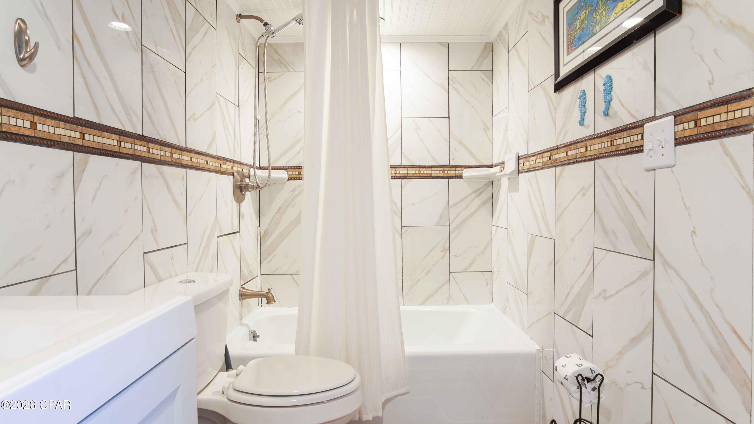 Fontainebleau Terrace - Residential