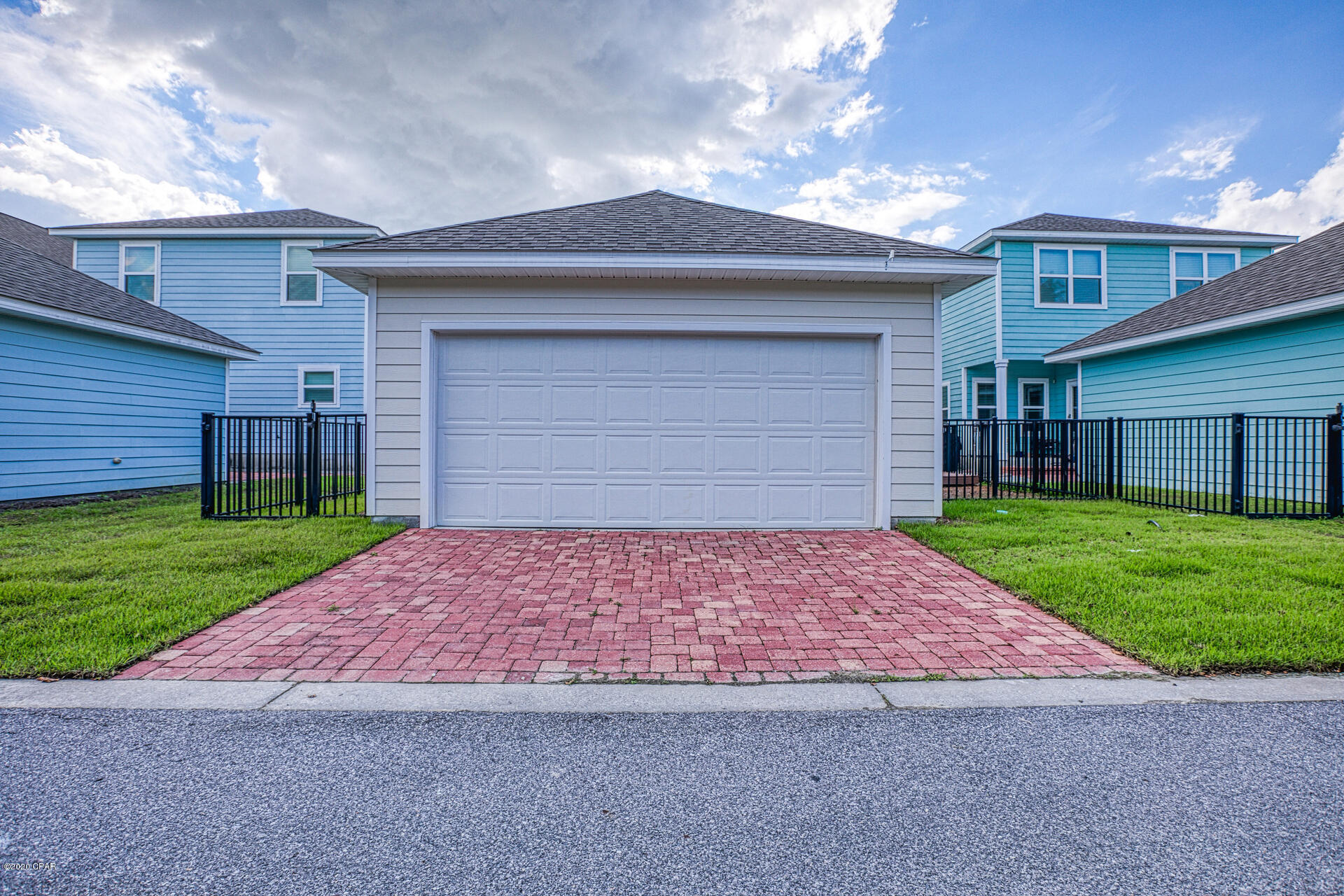 Magnolia Bay Club - Residential