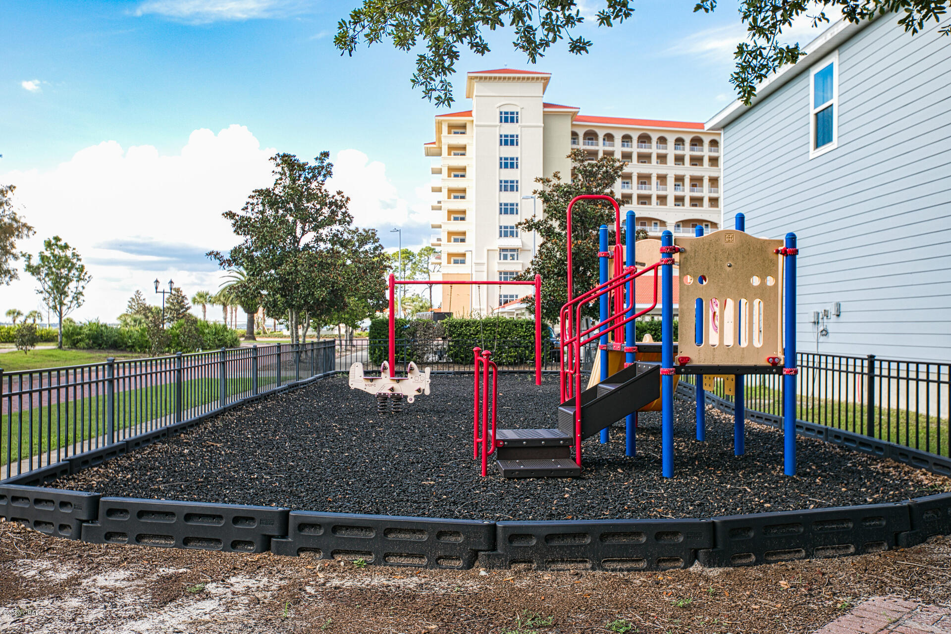 Magnolia Bay Club - Residential