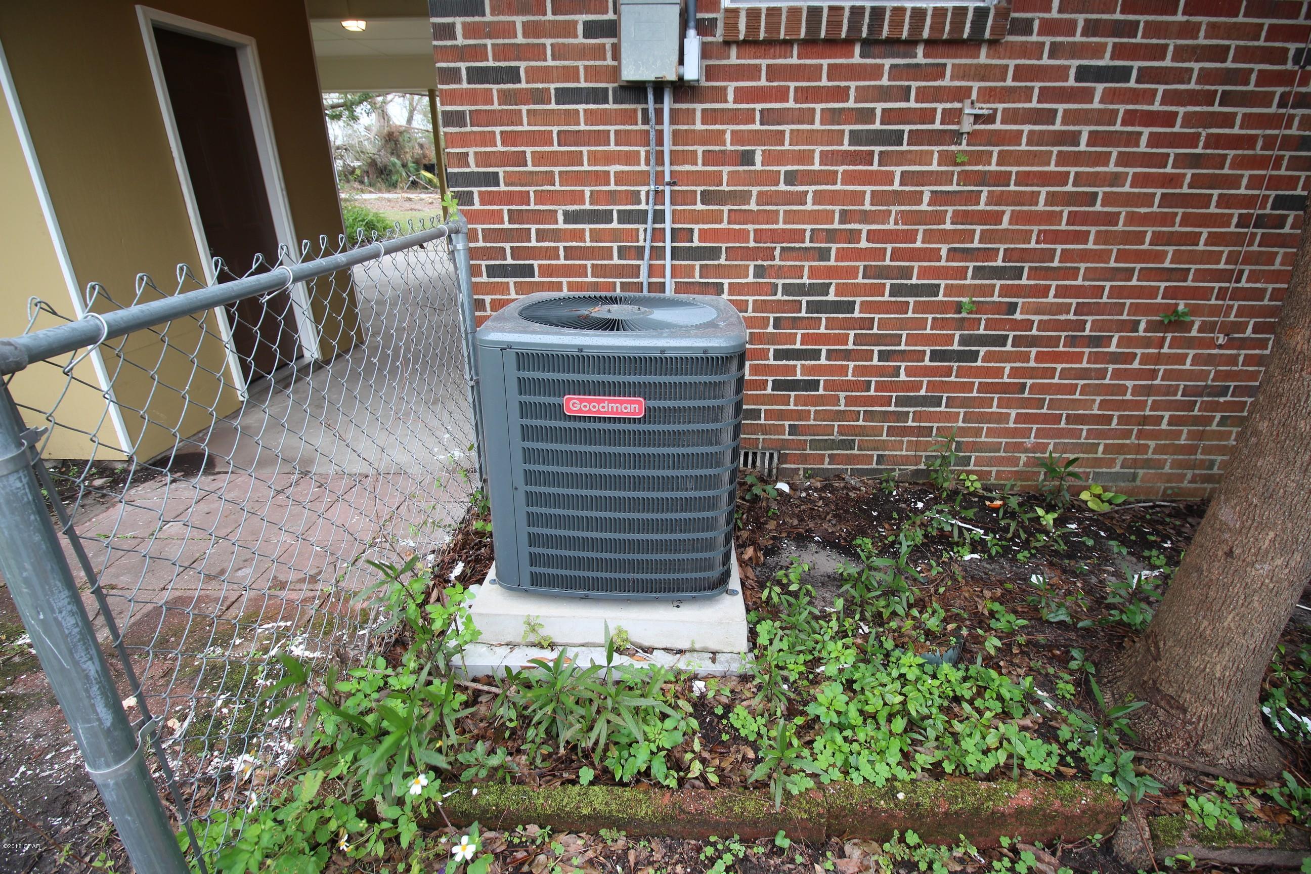 Bay Park Manor - Residential