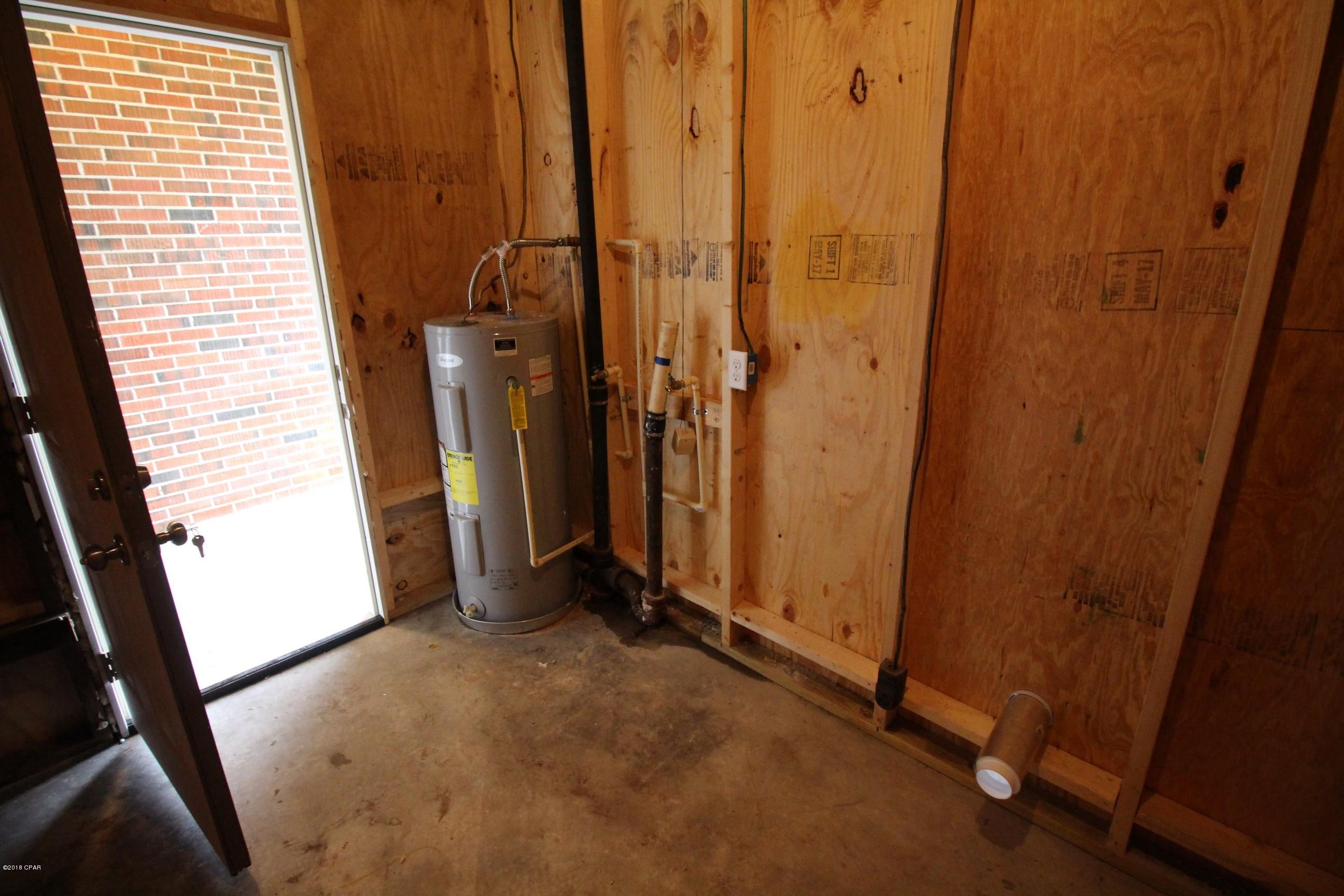 Bay Park Manor - Residential