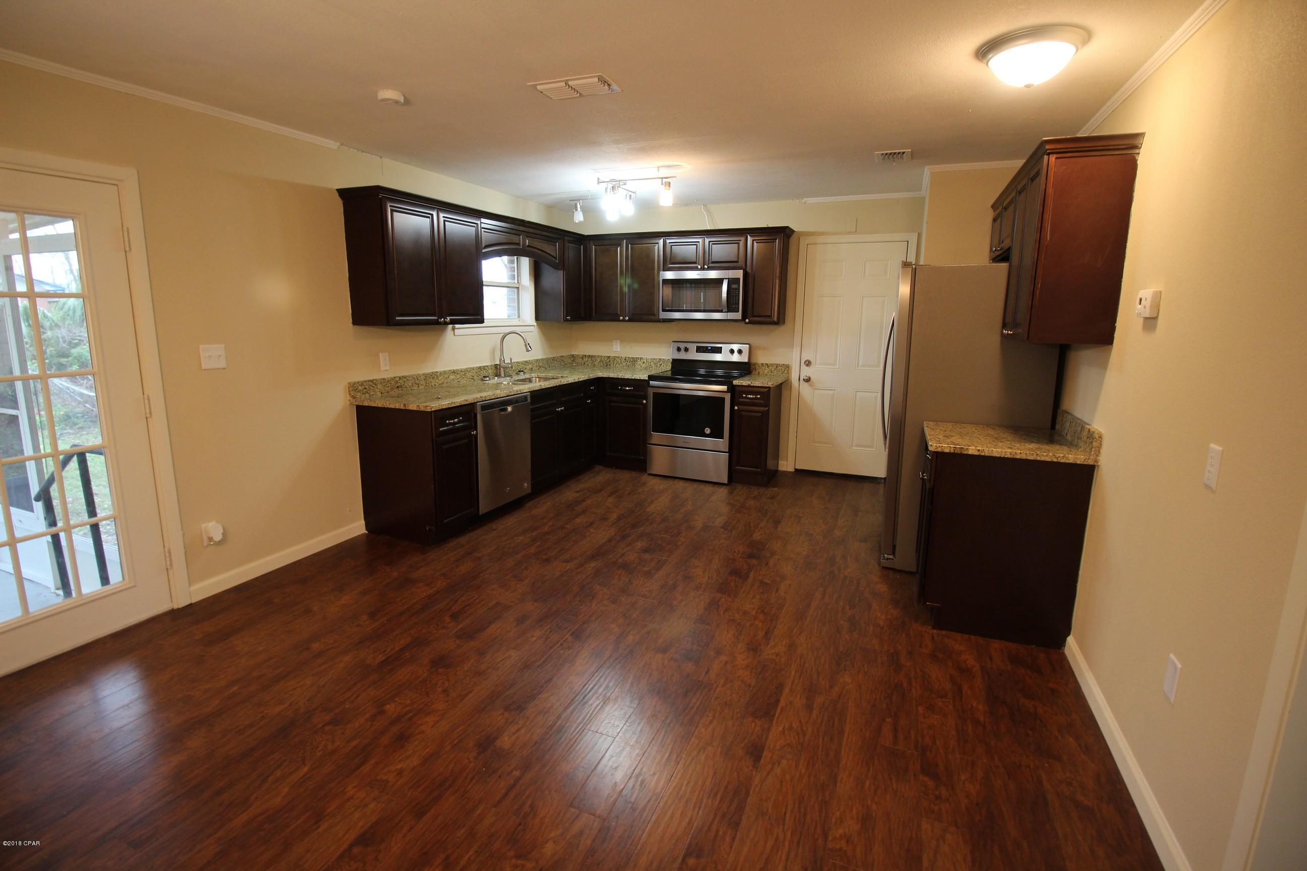 Bay Park Manor - Residential