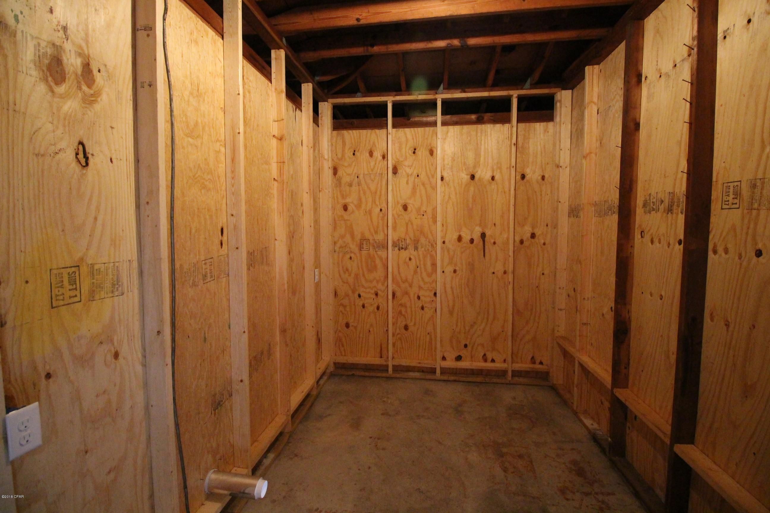 Bay Park Manor - Residential