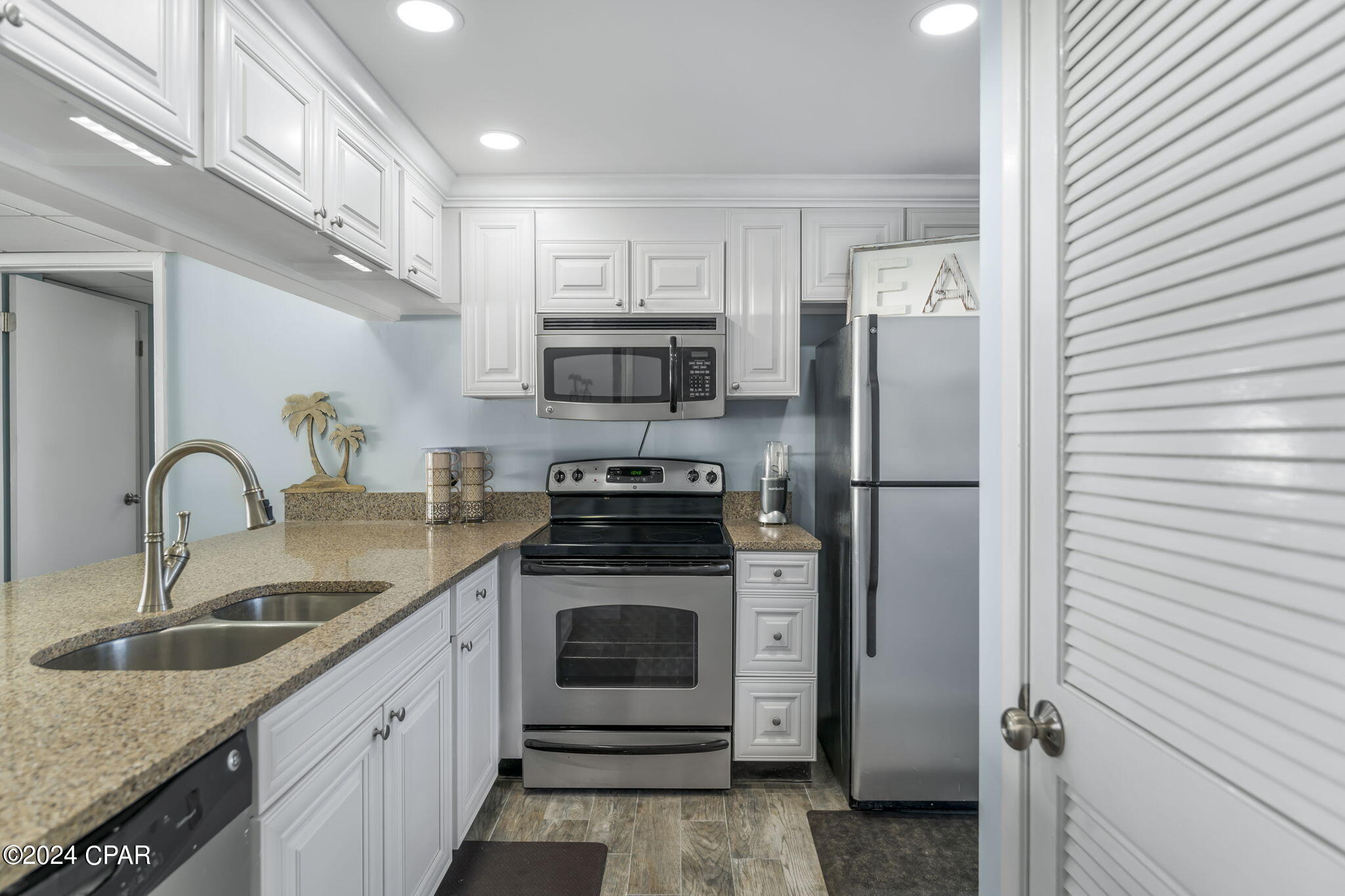 Edgewater Tower III - Residential