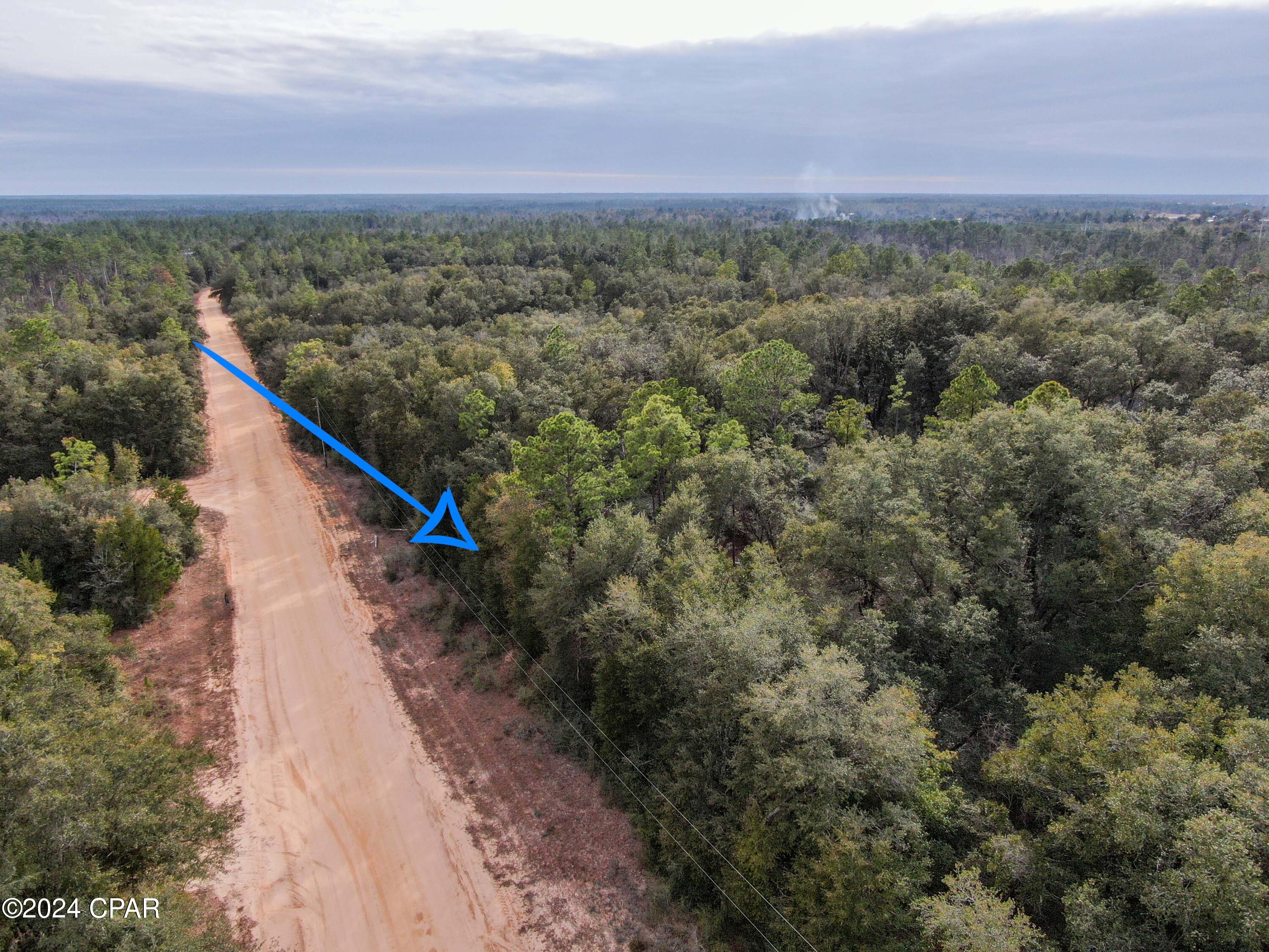 Compass Lake In The Hills - Land