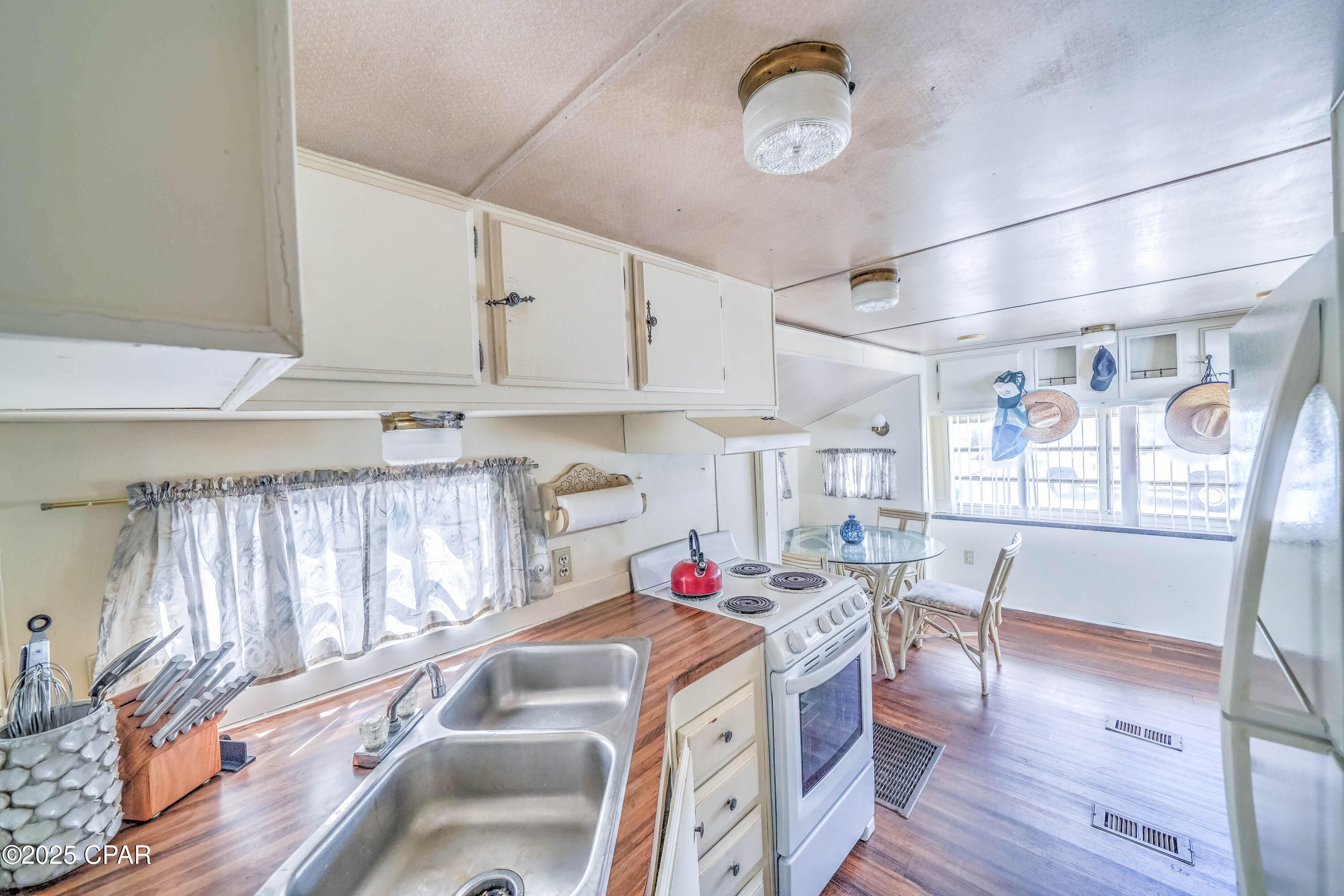 Venture Out Travel Trail - Residential