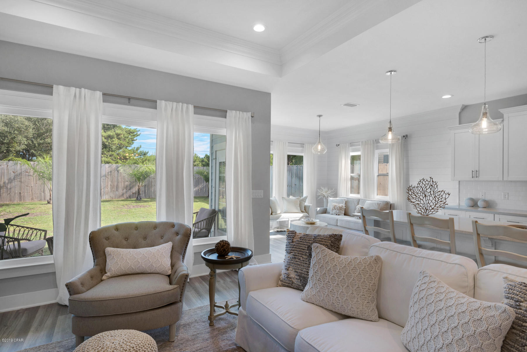 Laguna Beach Plaza - Residential