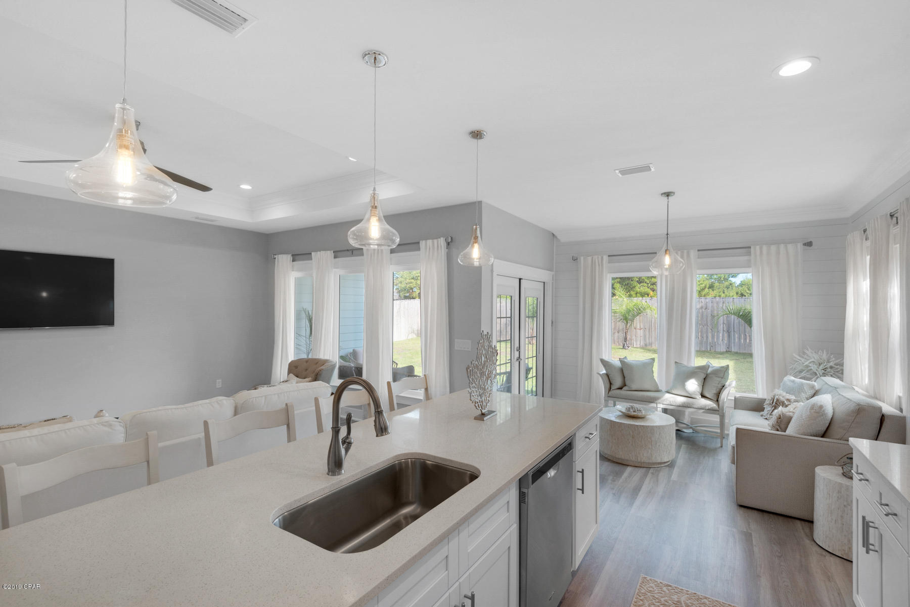 Laguna Beach Plaza - Residential