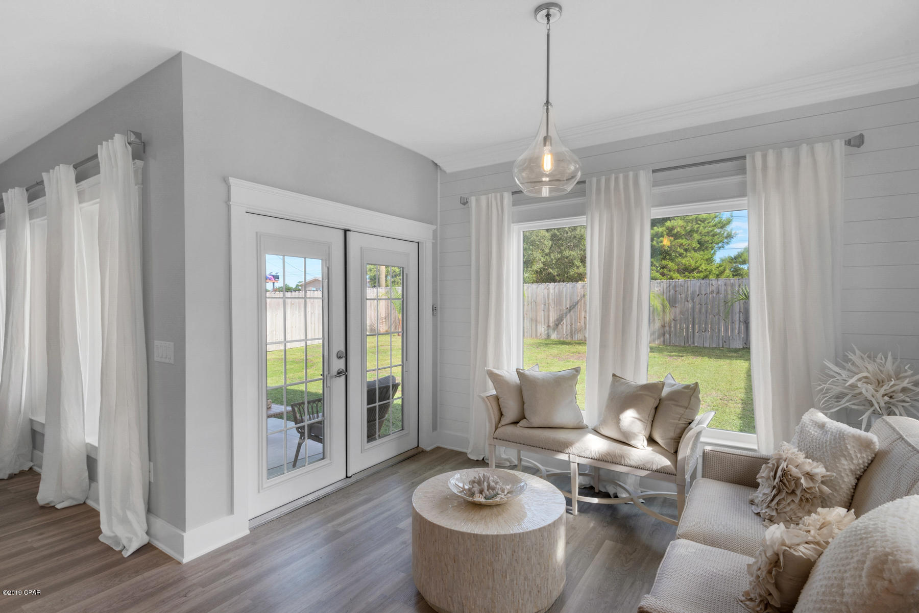 Laguna Beach Plaza - Residential